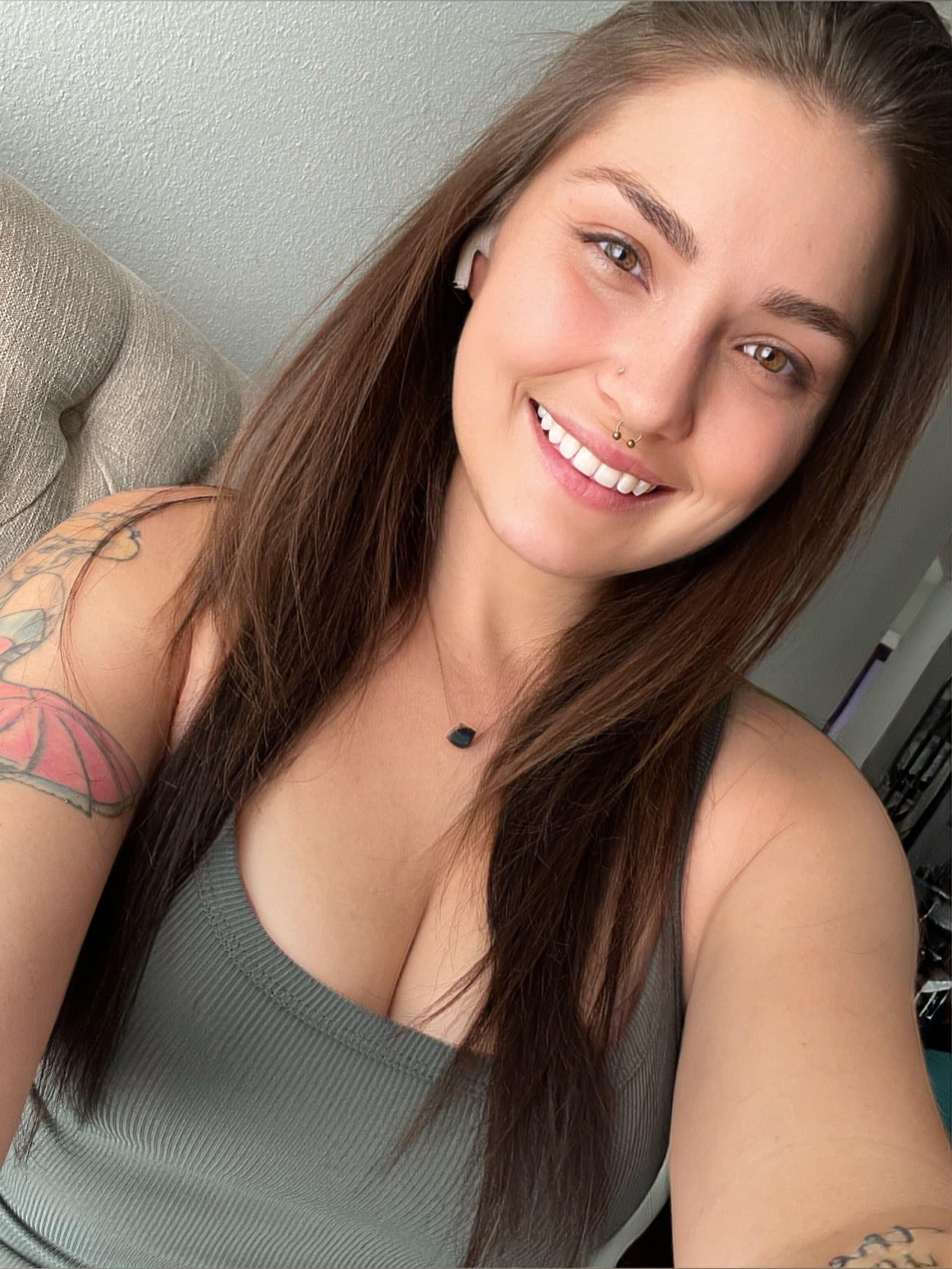 𝗧𝗛𝗘 𝗔𝗠𝗕𝗘𝗥 𝗦𝗛𝗢𝗪 🎬