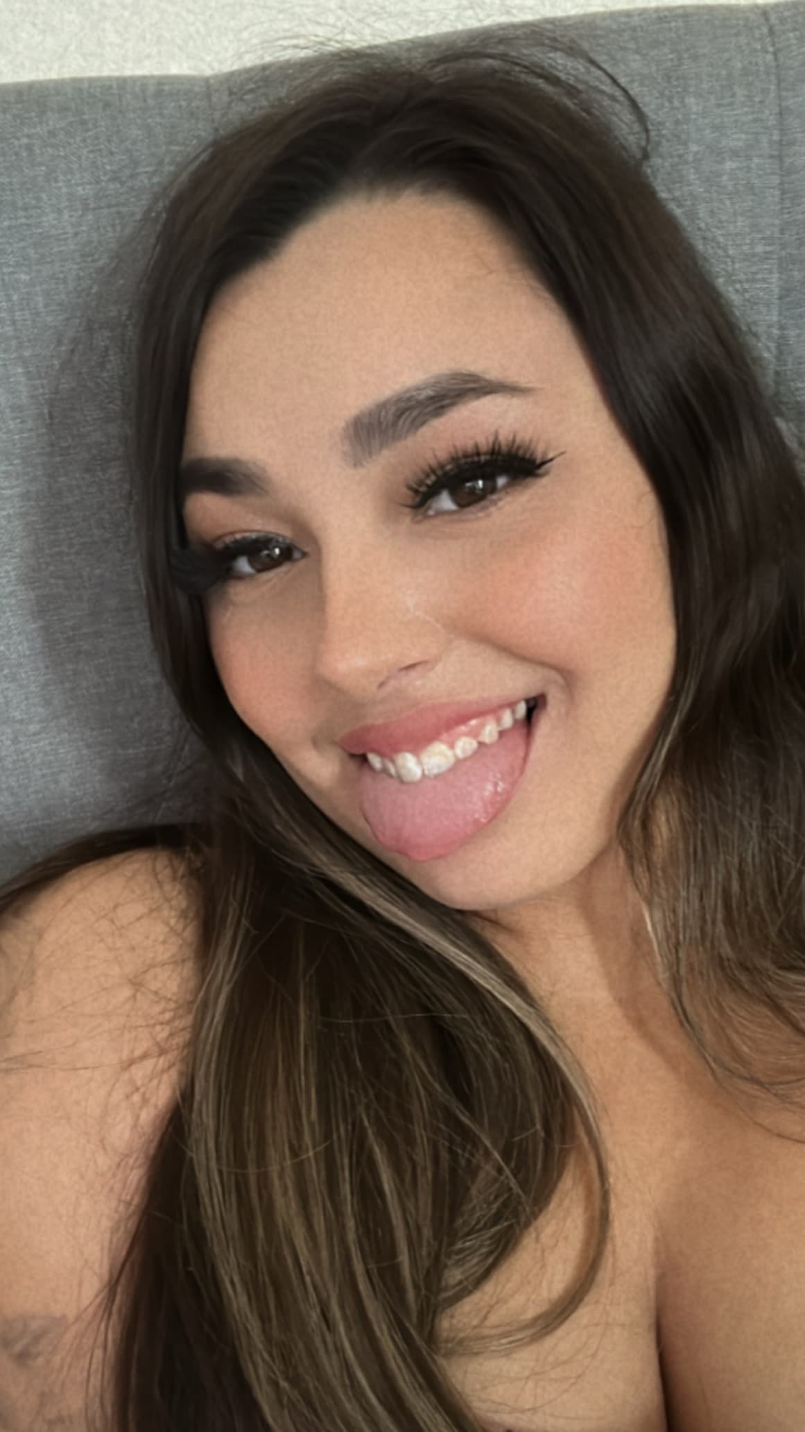 𝙱𝚎𝚕𝚕𝚒𝚜𝚒𝚖𝚊 𝙲.♡︎