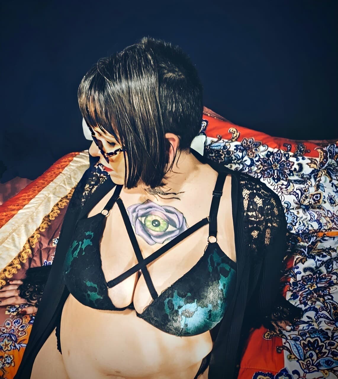 BBW SPLIT TONGUE EXHIBITIONIST