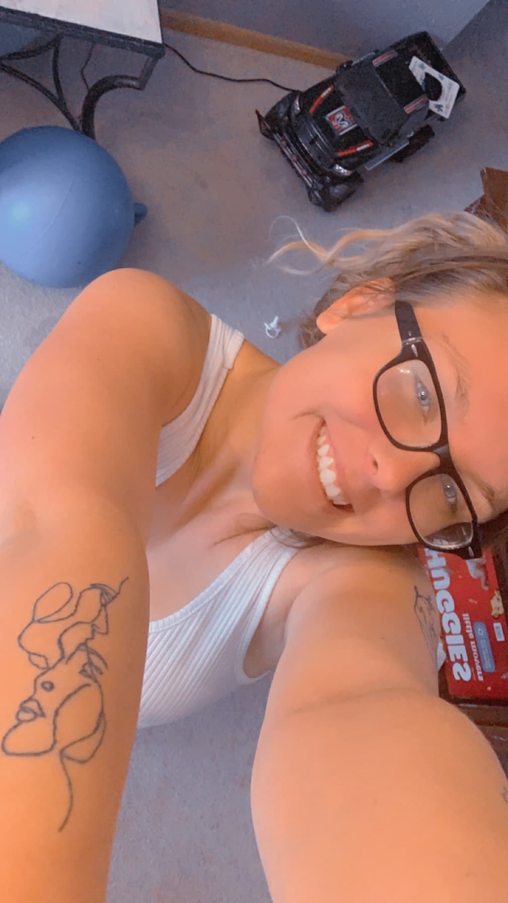 baddie with a fatty😈