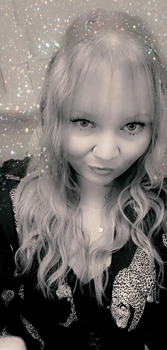 Blue eyed queen 👑