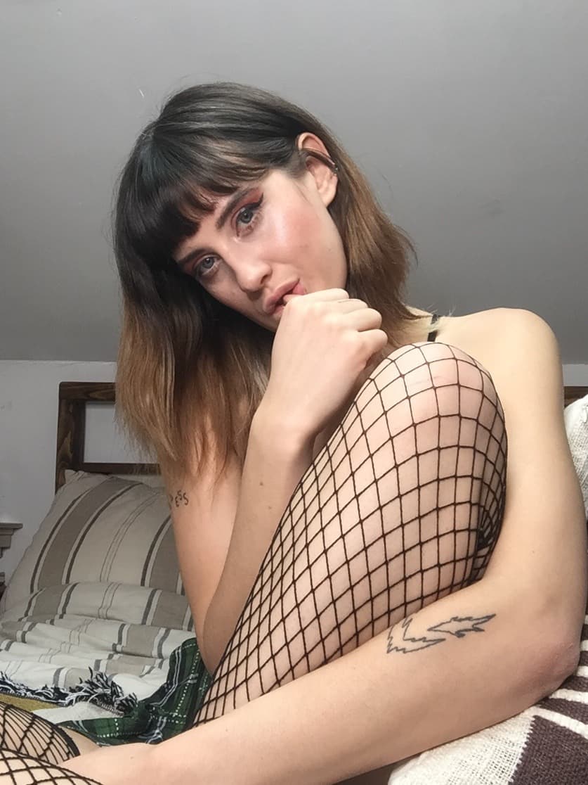 Mia Hope 🦋aka cherry on cam