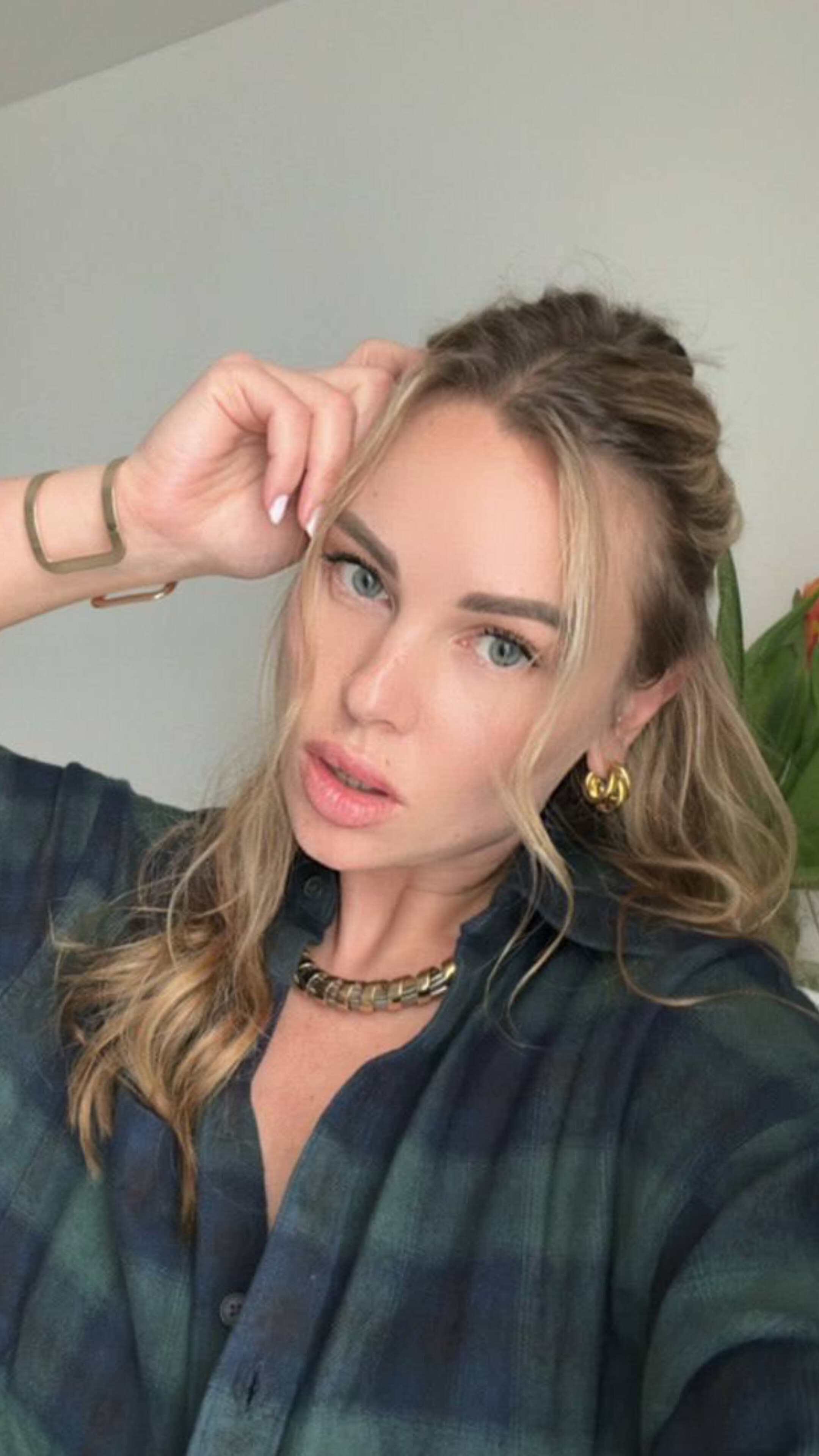 Anna Charming😇💕