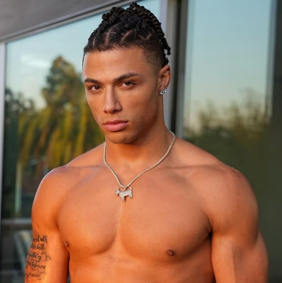 Chase DeMoor 😩💛