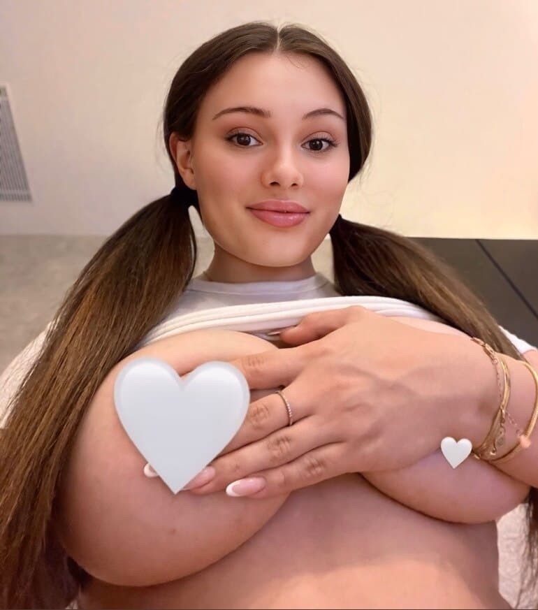 delilah 🧚‍♀️