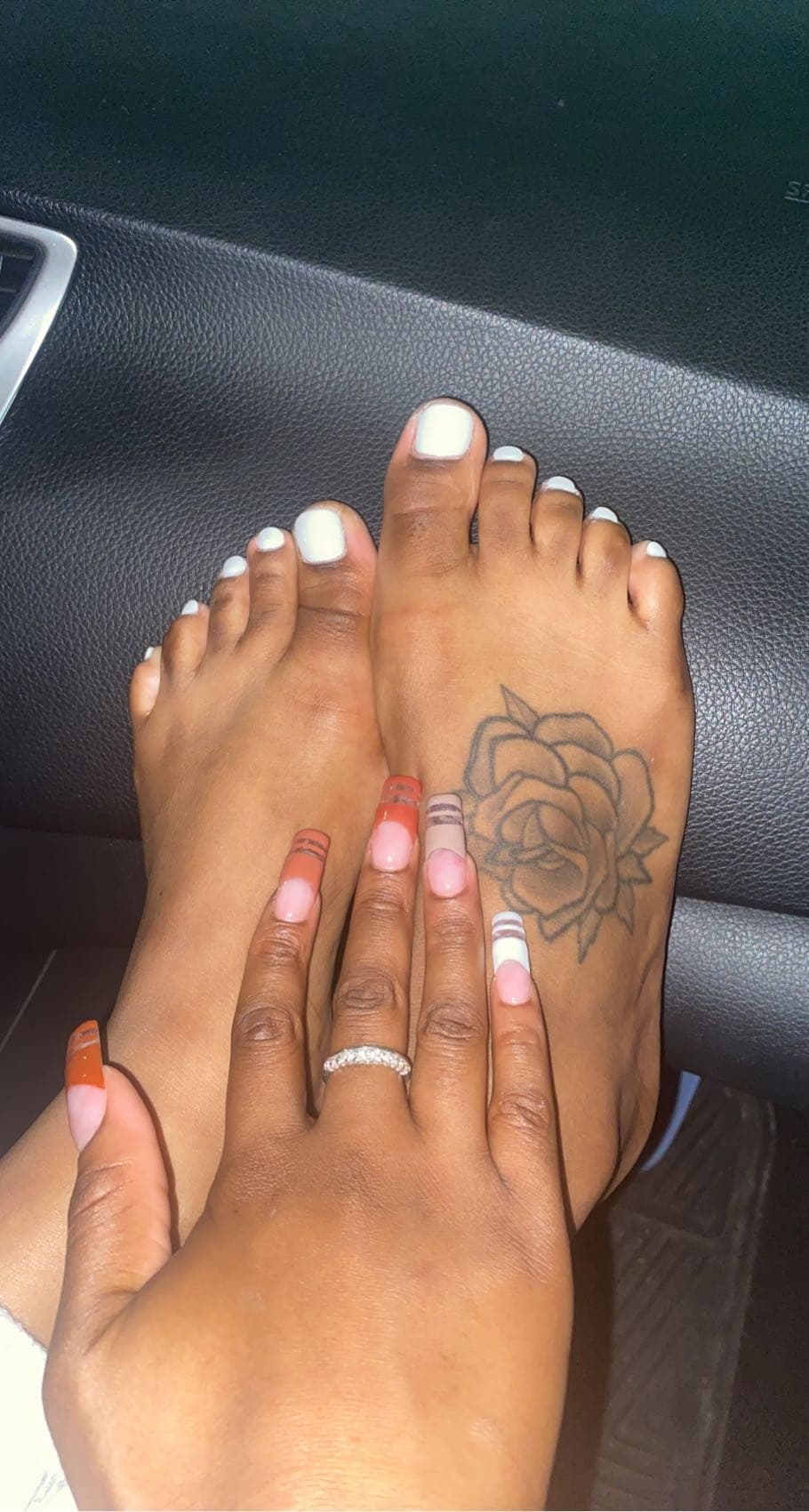 Ms.White Toes