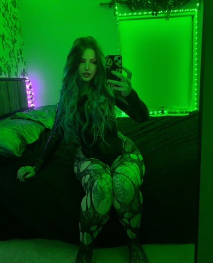 𝐸𝒹𝑒𝓃 ⸸ 𝚂𝚎𝚖𝚎𝚗 𝙳𝚎𝚖♡𝚗 ⸸