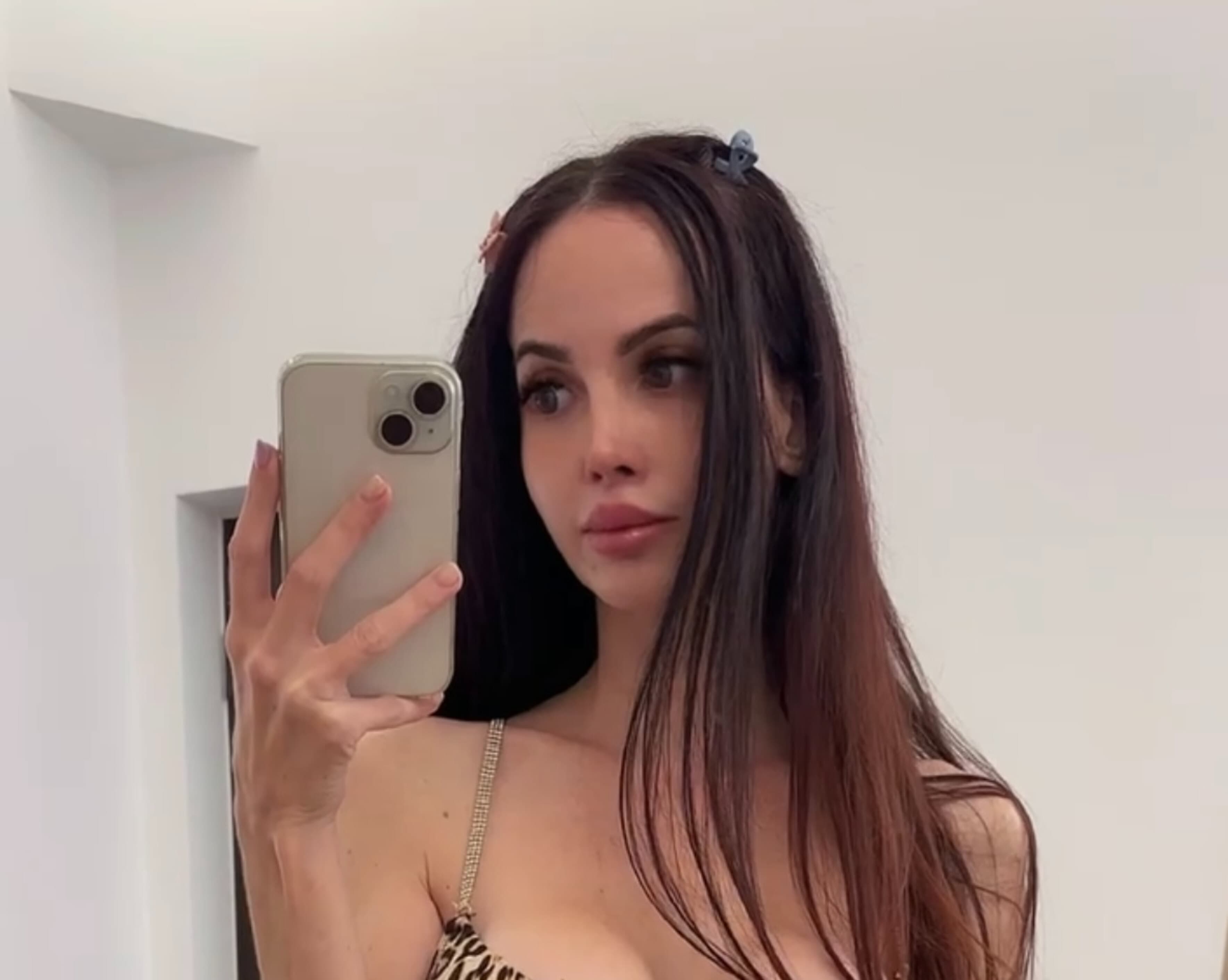 Red Fairy 🧚‍♀️