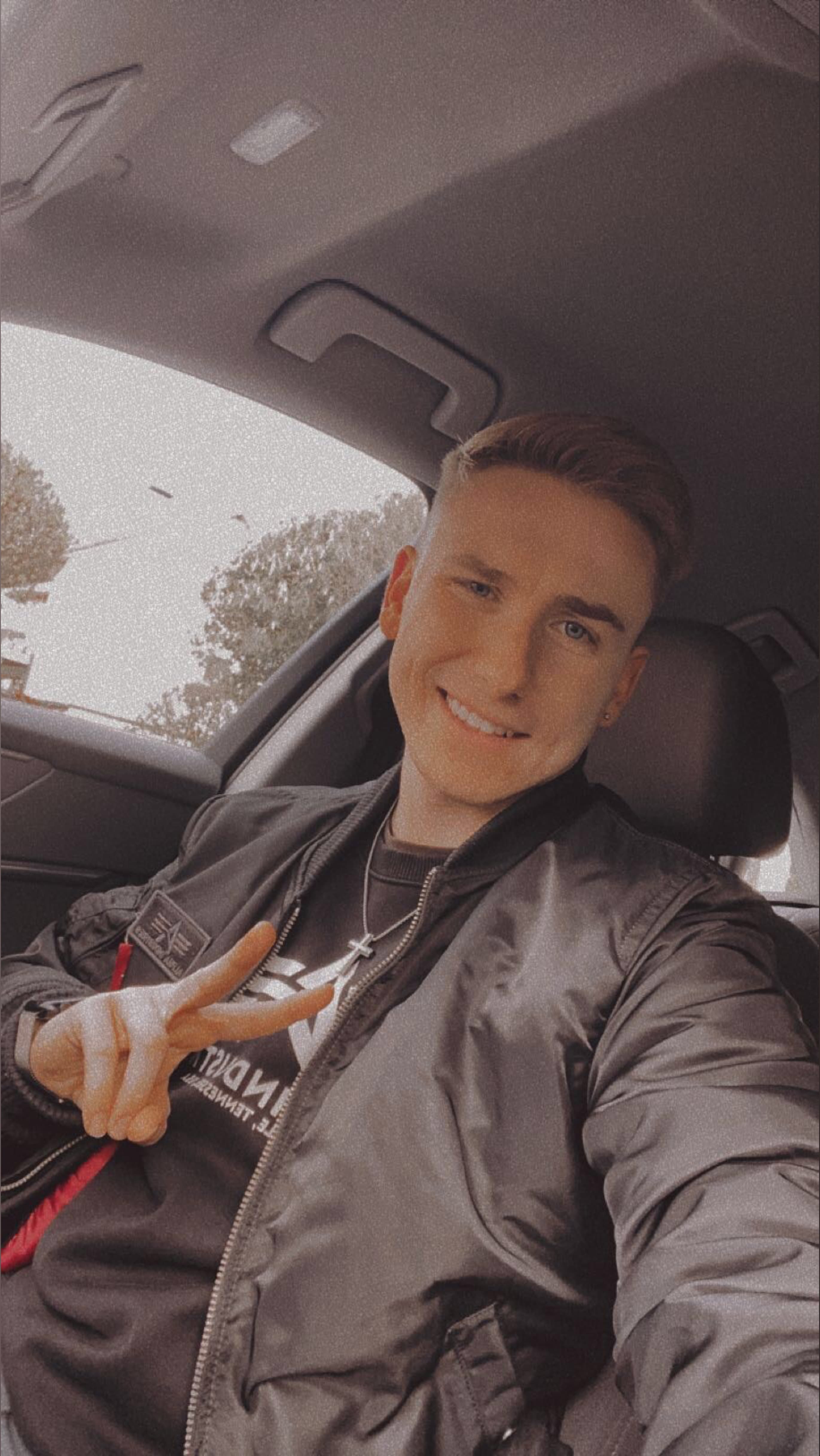 Elias Twink 18+ content