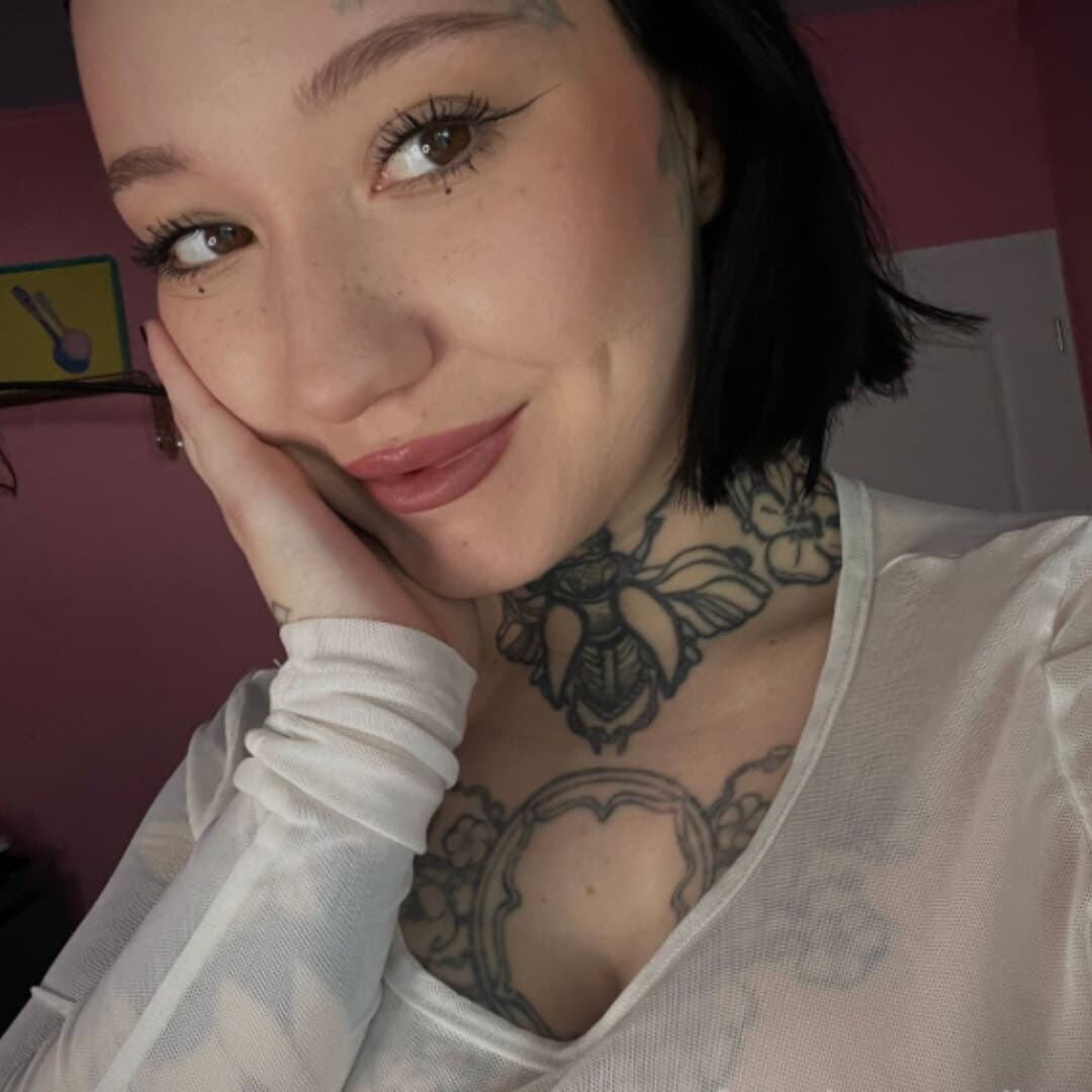 Huge TIIITS 👅👅