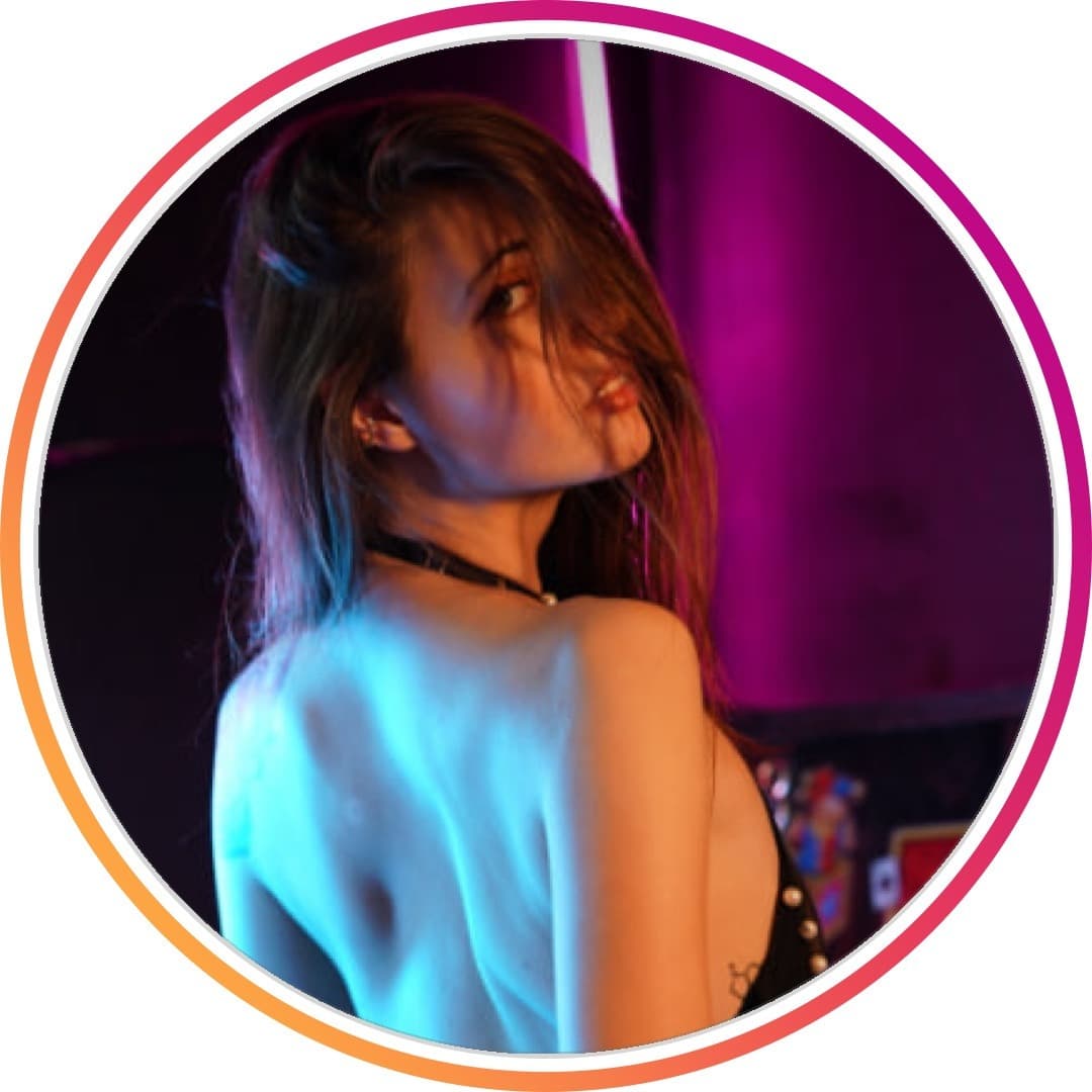 𝑭𝑬𝑳𝑰𝑪𝑰𝑨 𝑽𝑰𝑵𝑨