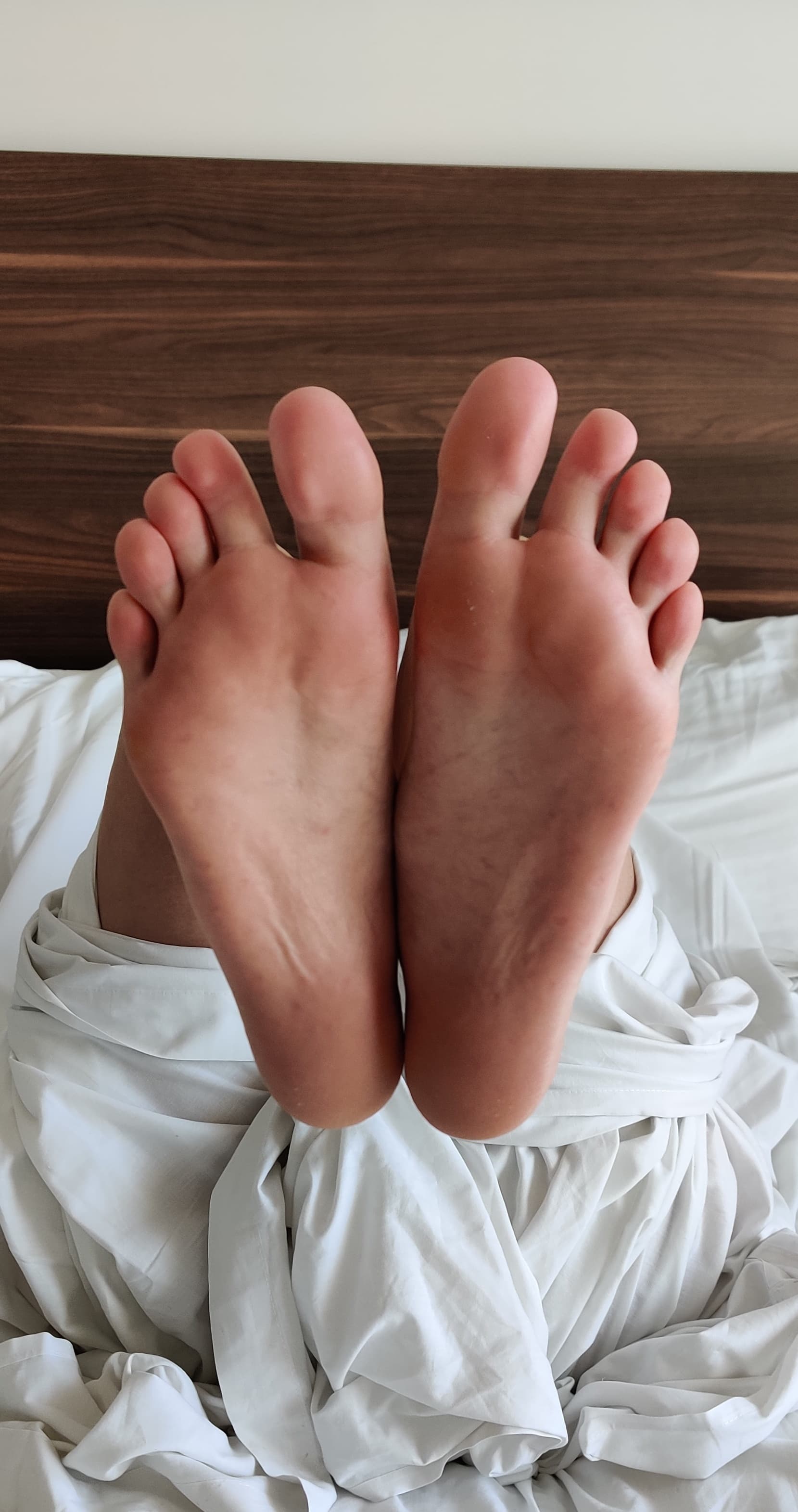 FionaLeet - foot fetish page