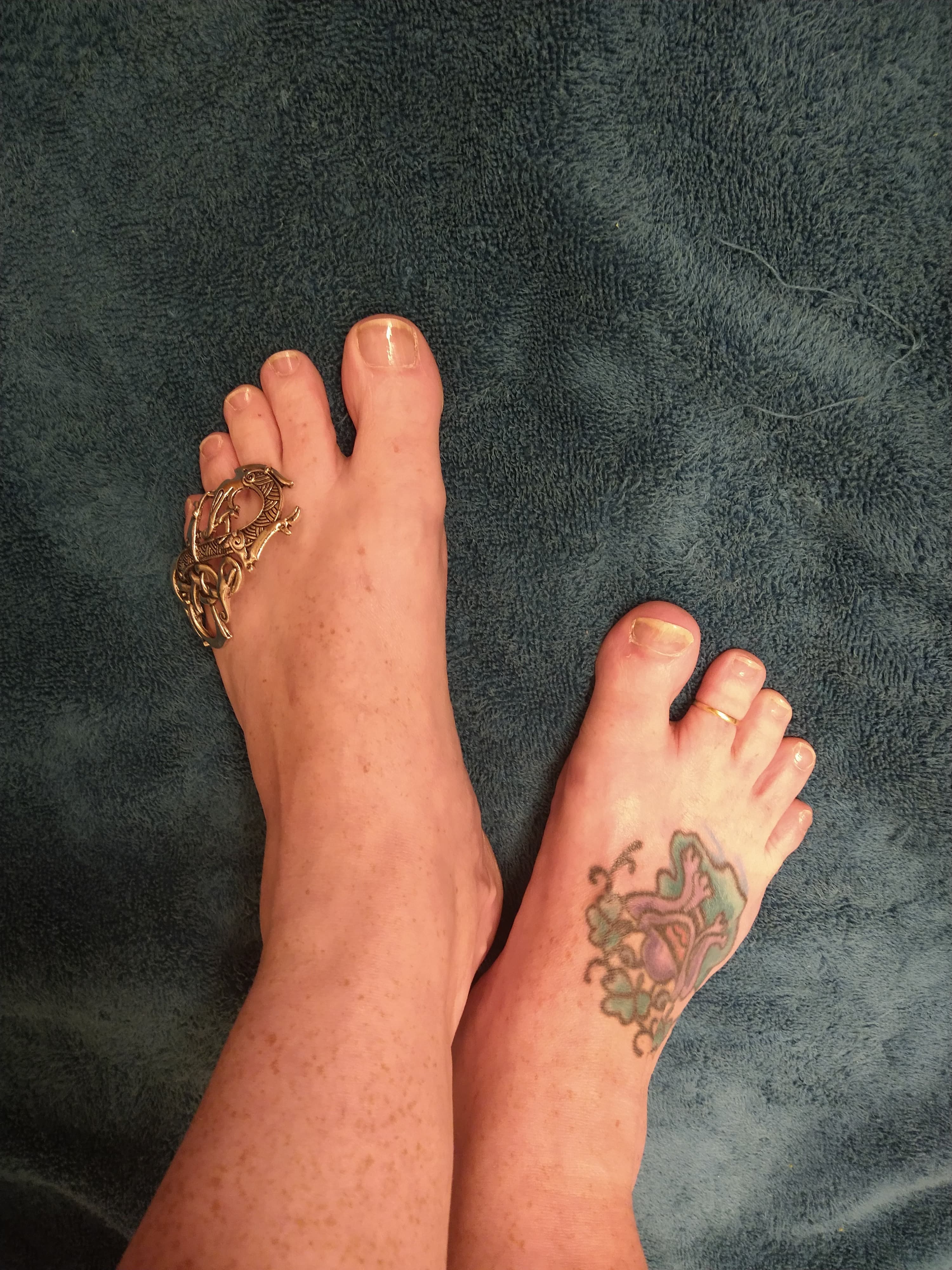 Freckled froggy feet