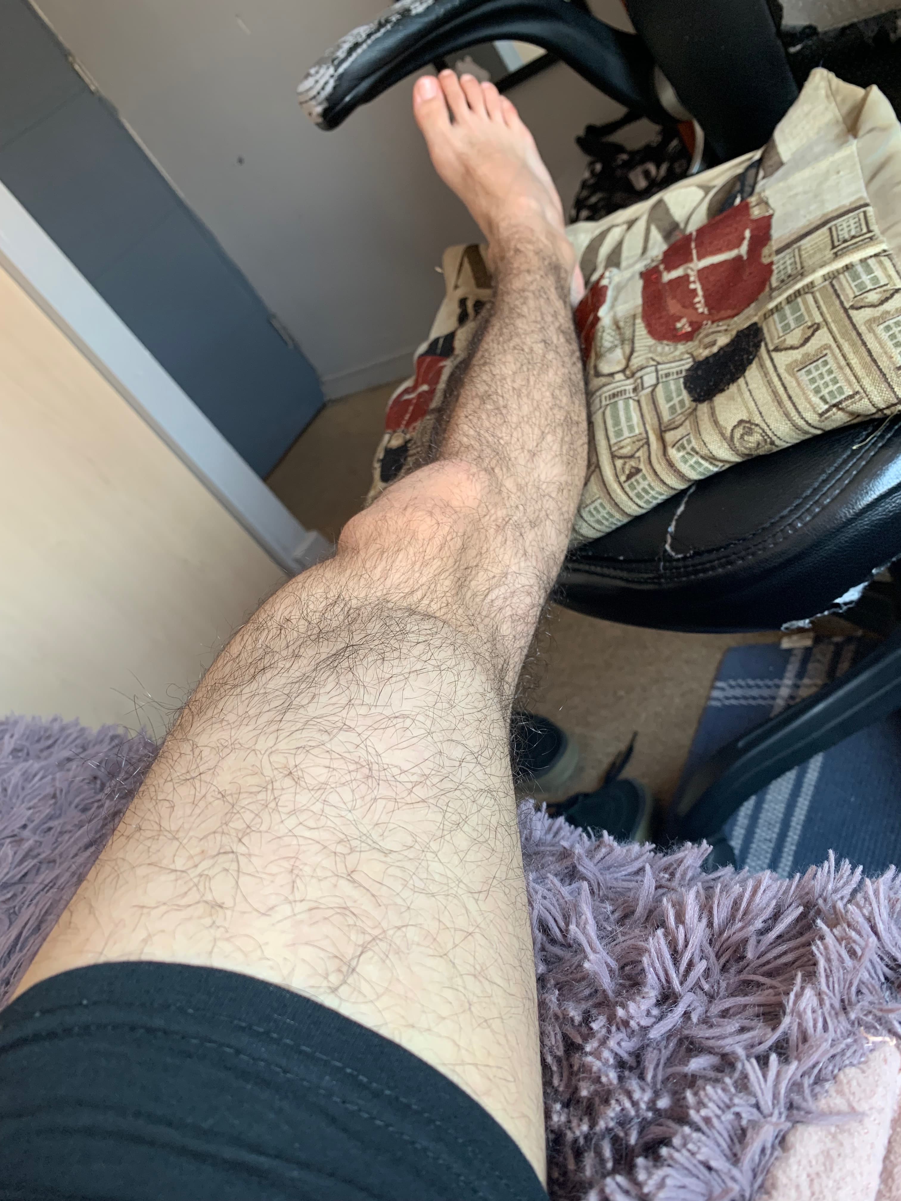 Hairylegsboy1