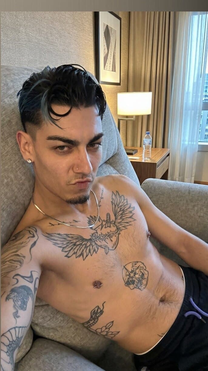 🄸🅅🄰🄽 🄹🄴🄽🄽🄴🅁 🦊