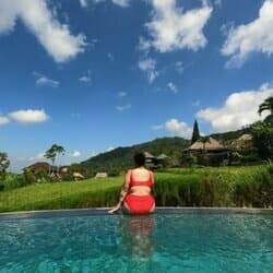 who r u ? who am i? who is who