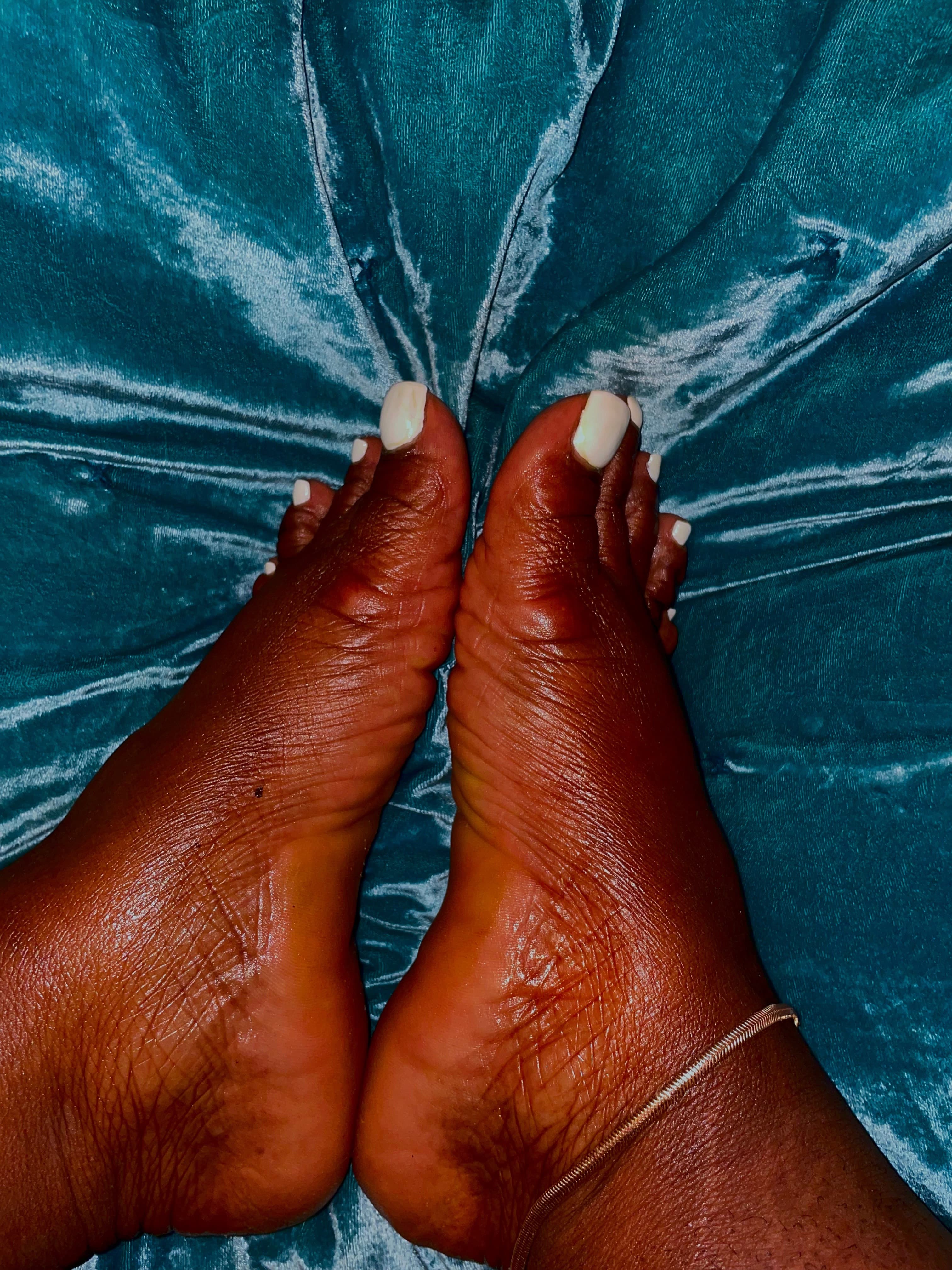 🥂✨KaylynK Less✨🥂