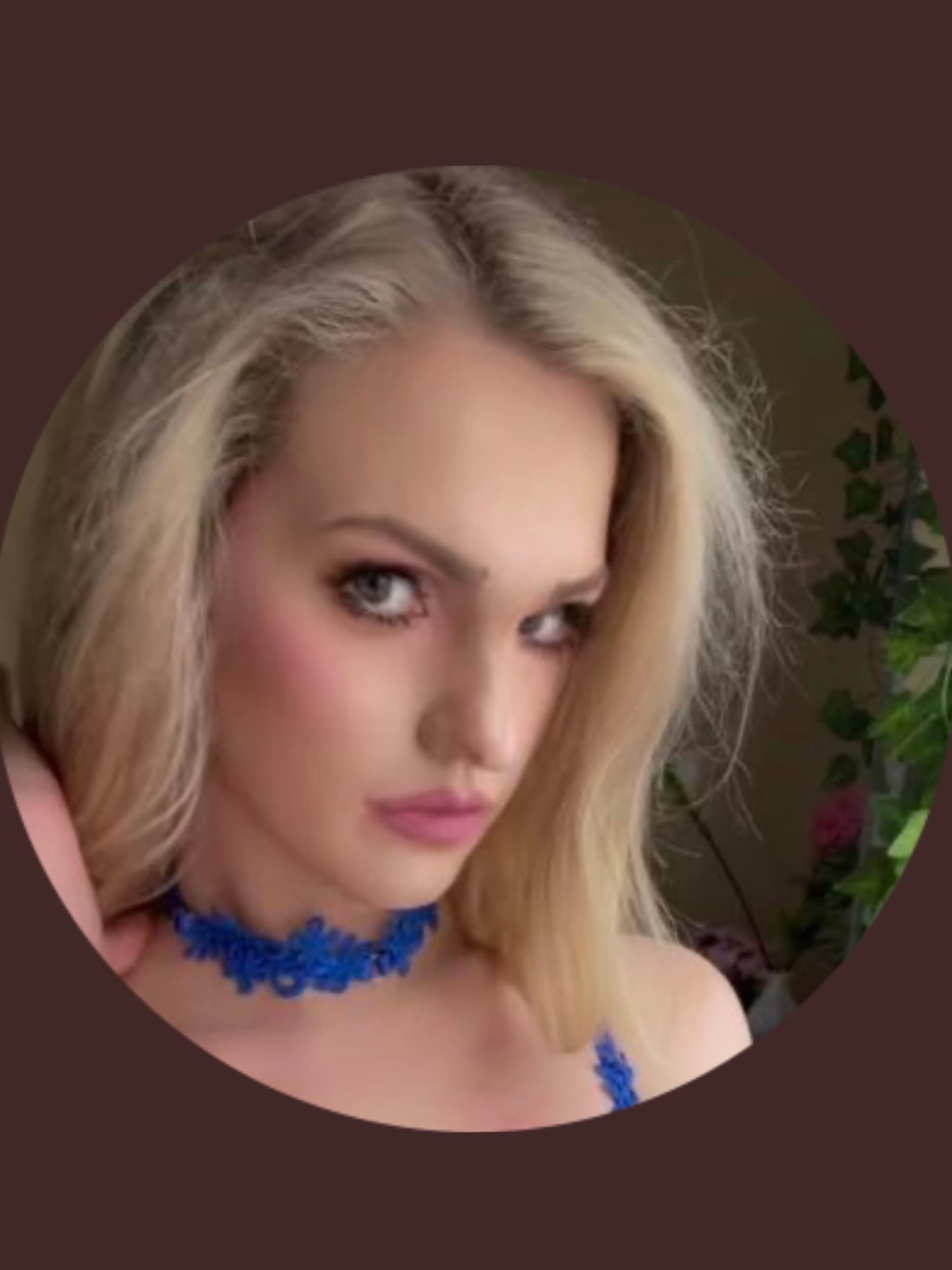 Lexi Naughty Blonde Babe 💕- Online Now