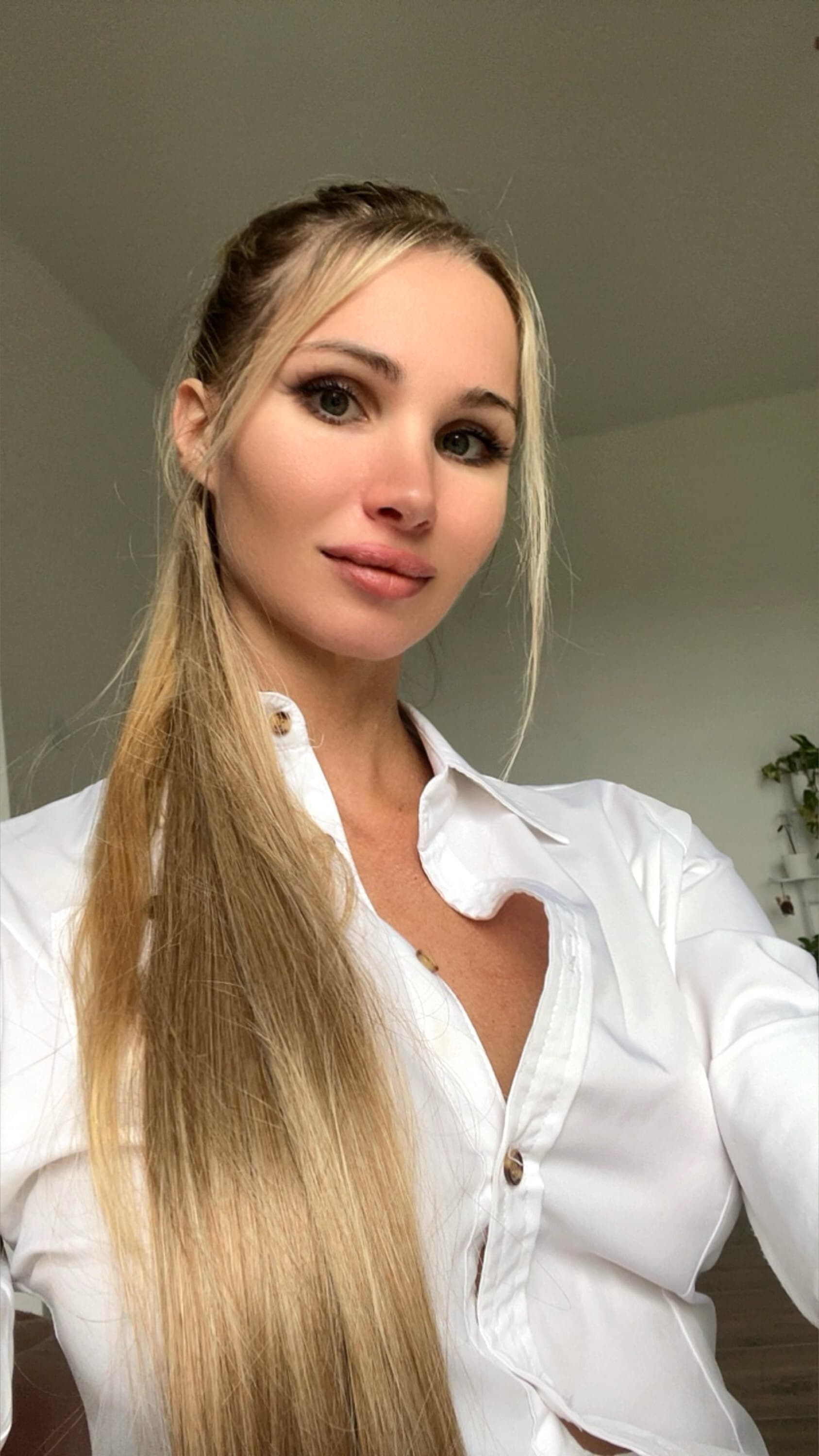 Jess 💞 check your Dms 🎁