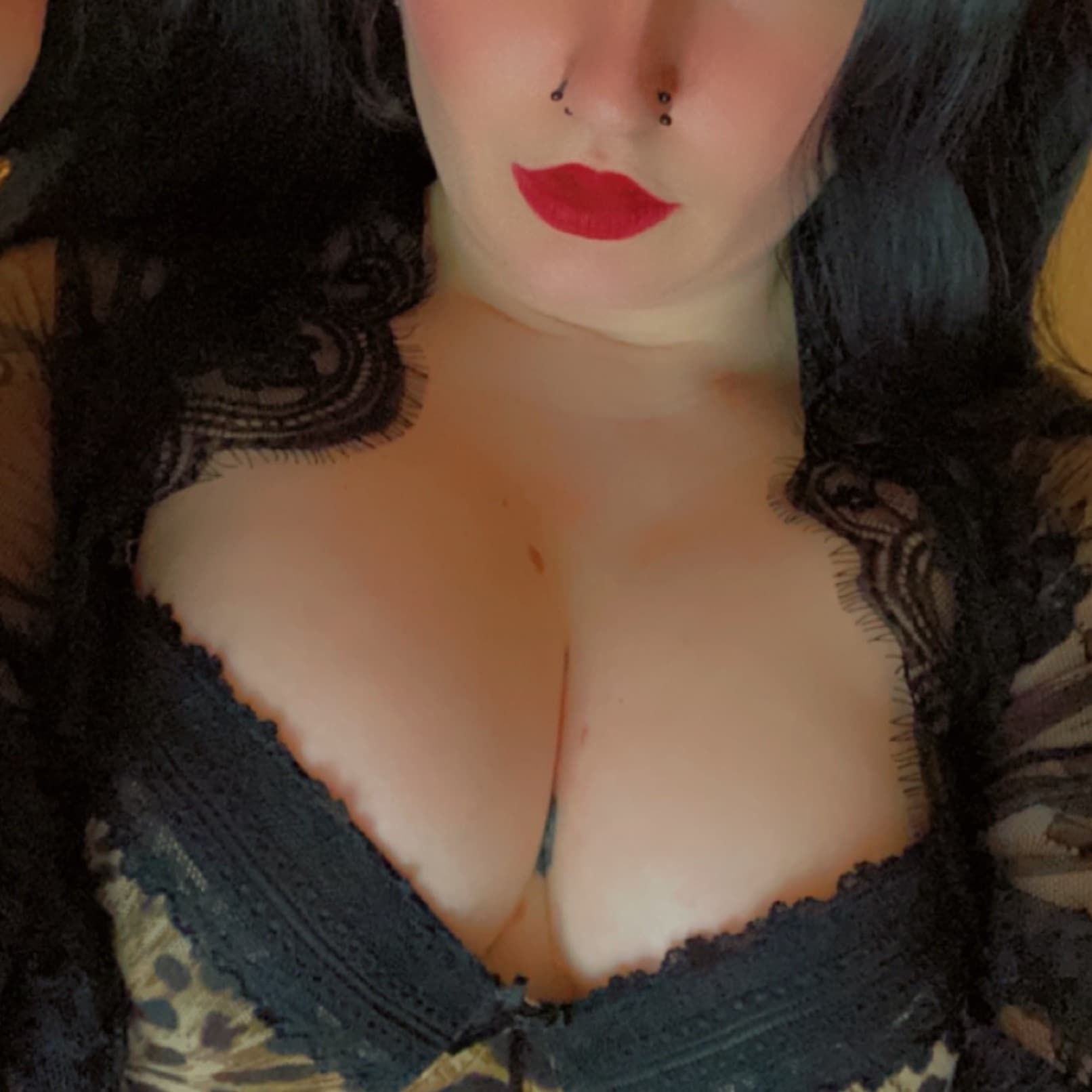 Lottie Rox | Topless Tarot Witch