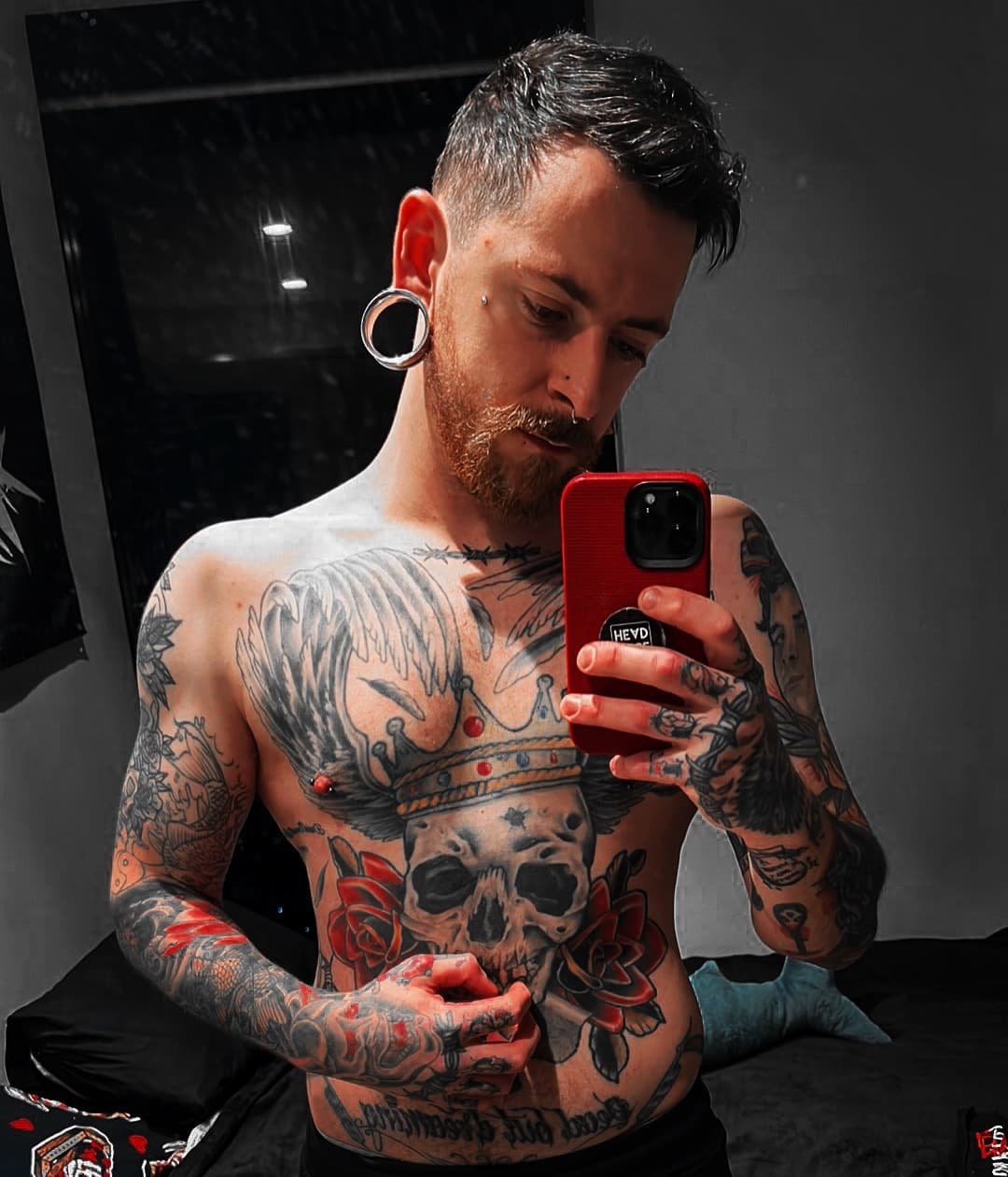 𝕰𝖉𝖌𝖎𝖓𝖌 𝕸𝖎𝖘𝖊𝖗𝖞