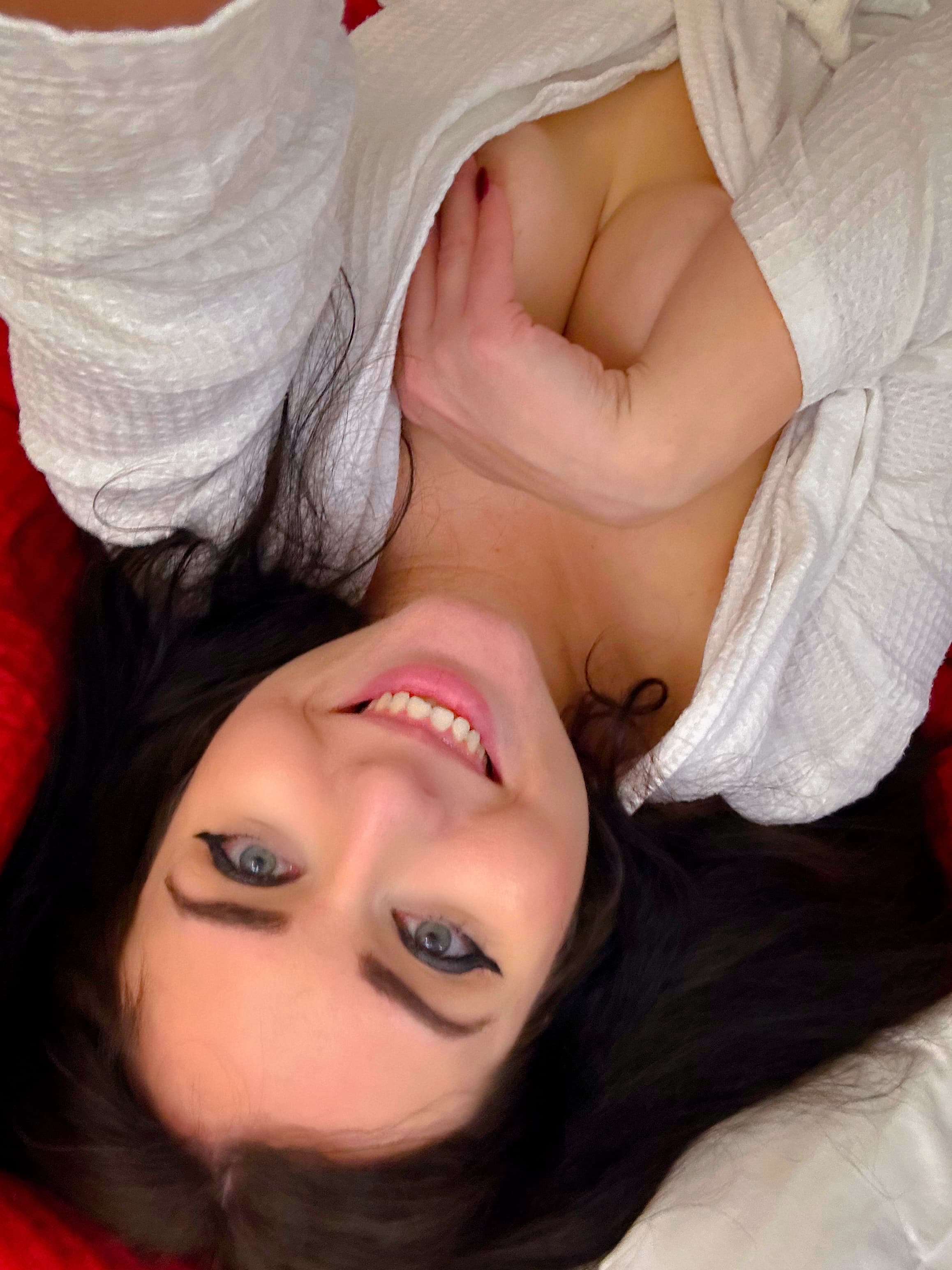 Voluptuous Ariel 🧜🏻‍♀️