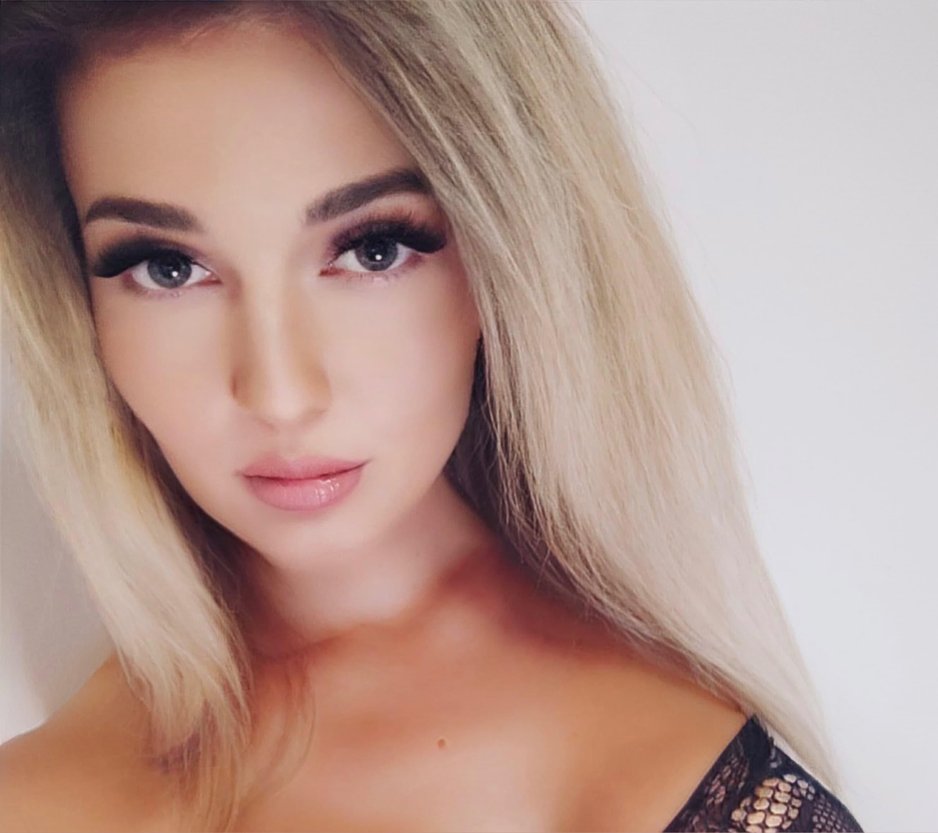 💕 𝓜𝓲𝓪 𝓡𝓸𝓼𝓮 💕𝔹𝕚𝕣𝕥𝕙𝕕𝕒𝕪 𝕞𝕠𝕟𝕥𝕙🥰