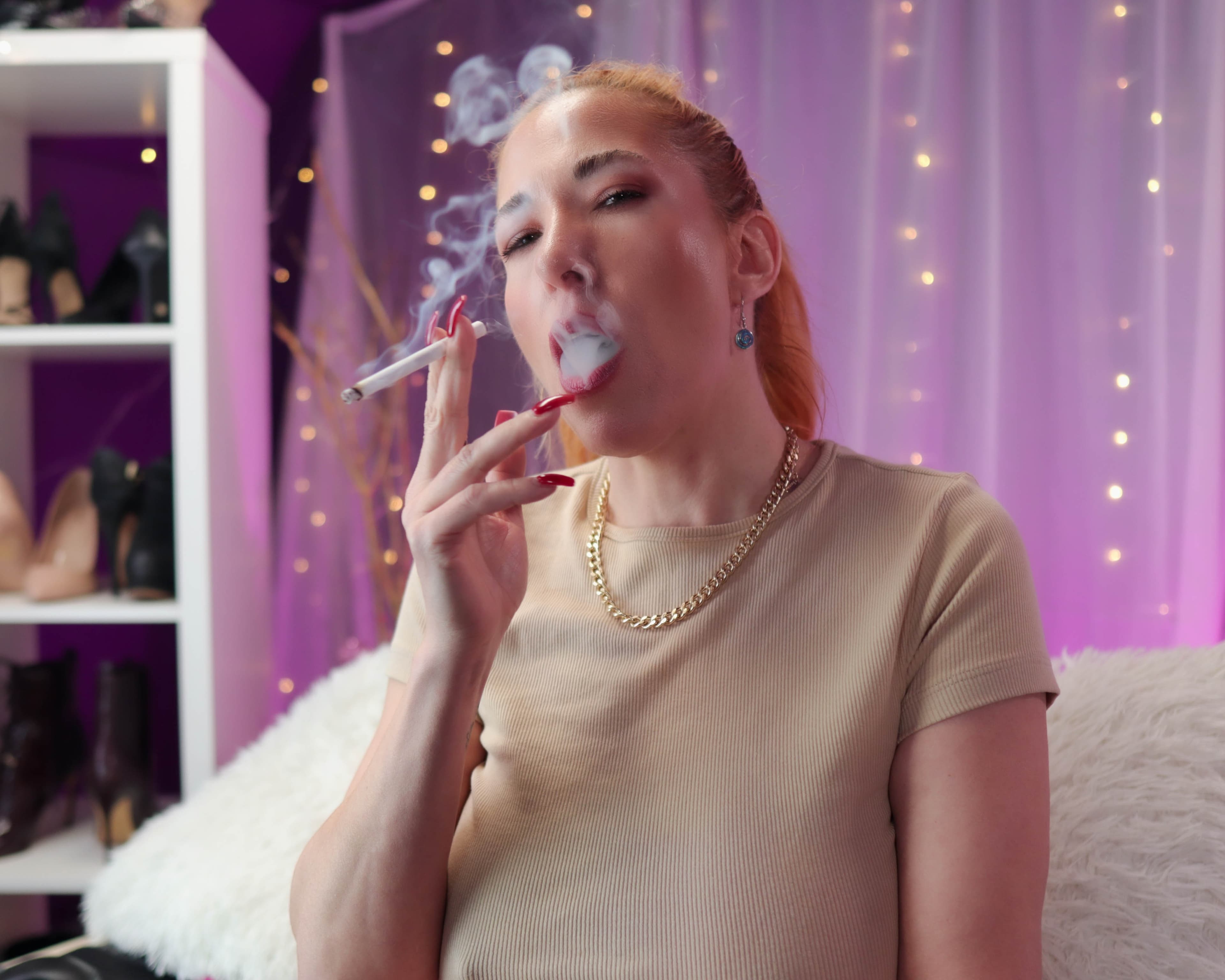 Miss Eve smoking fetish