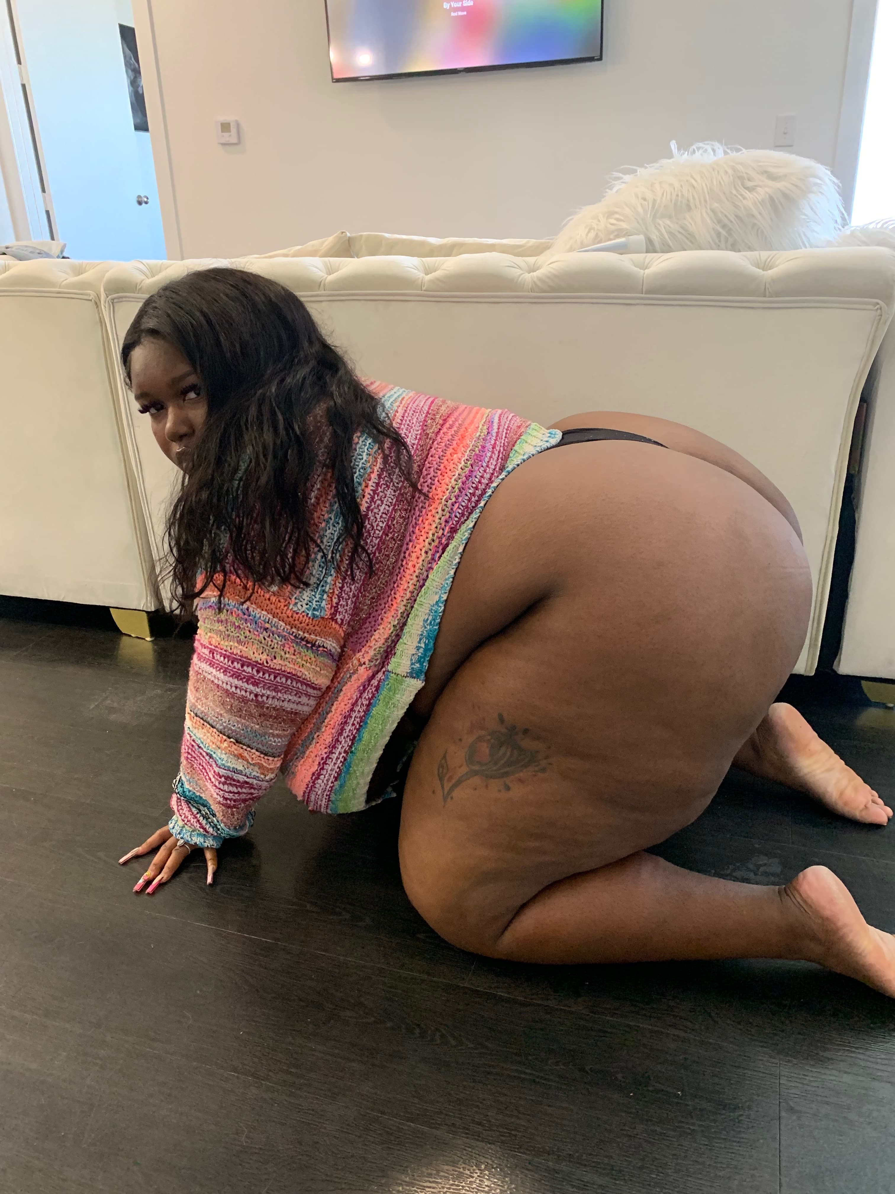 22 Y/O virgin 👰🏾‍♀️