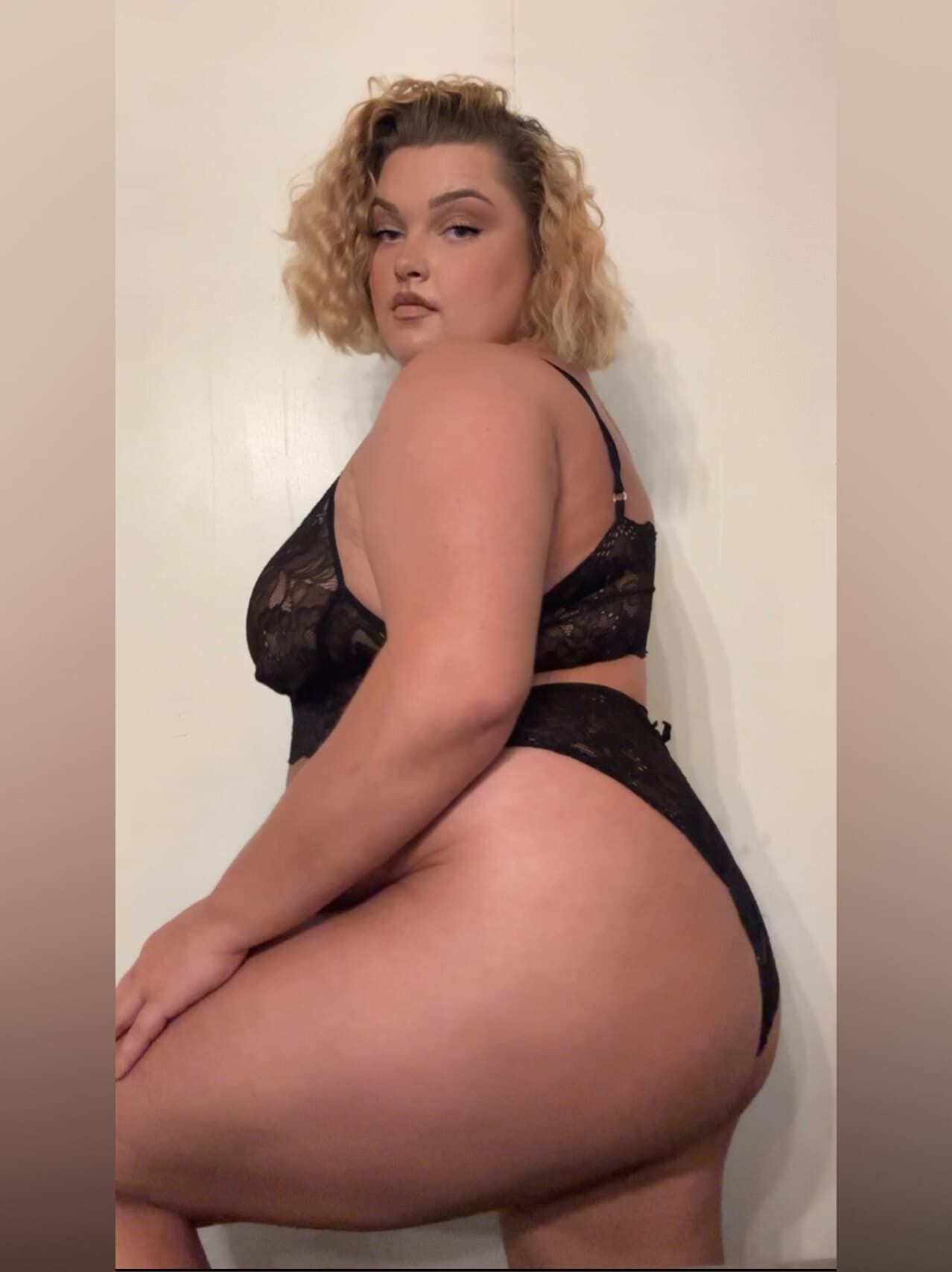 𝓝𝓲𝓬𝓸𝓵𝓮 𝓕𝓸𝔁𝔁