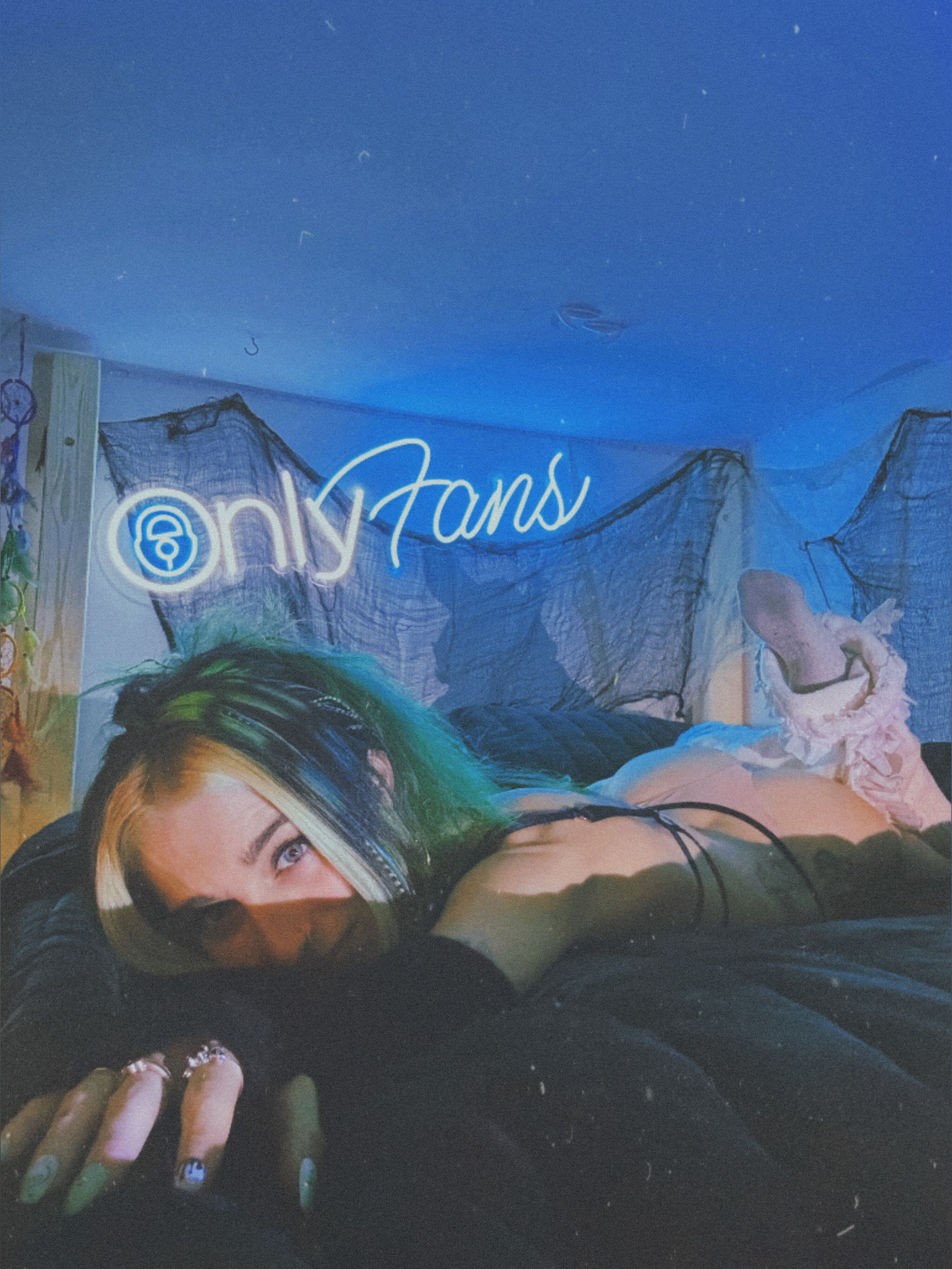 🪶 𝑾𝒆𝒂𝒍𝒕𝒉 𝘸𝘩𝘪𝘴𝘱𝘦𝘳𝘴, 𝑰 𝑳𝒊𝒔𝒕𝒆𝒏 🌬️