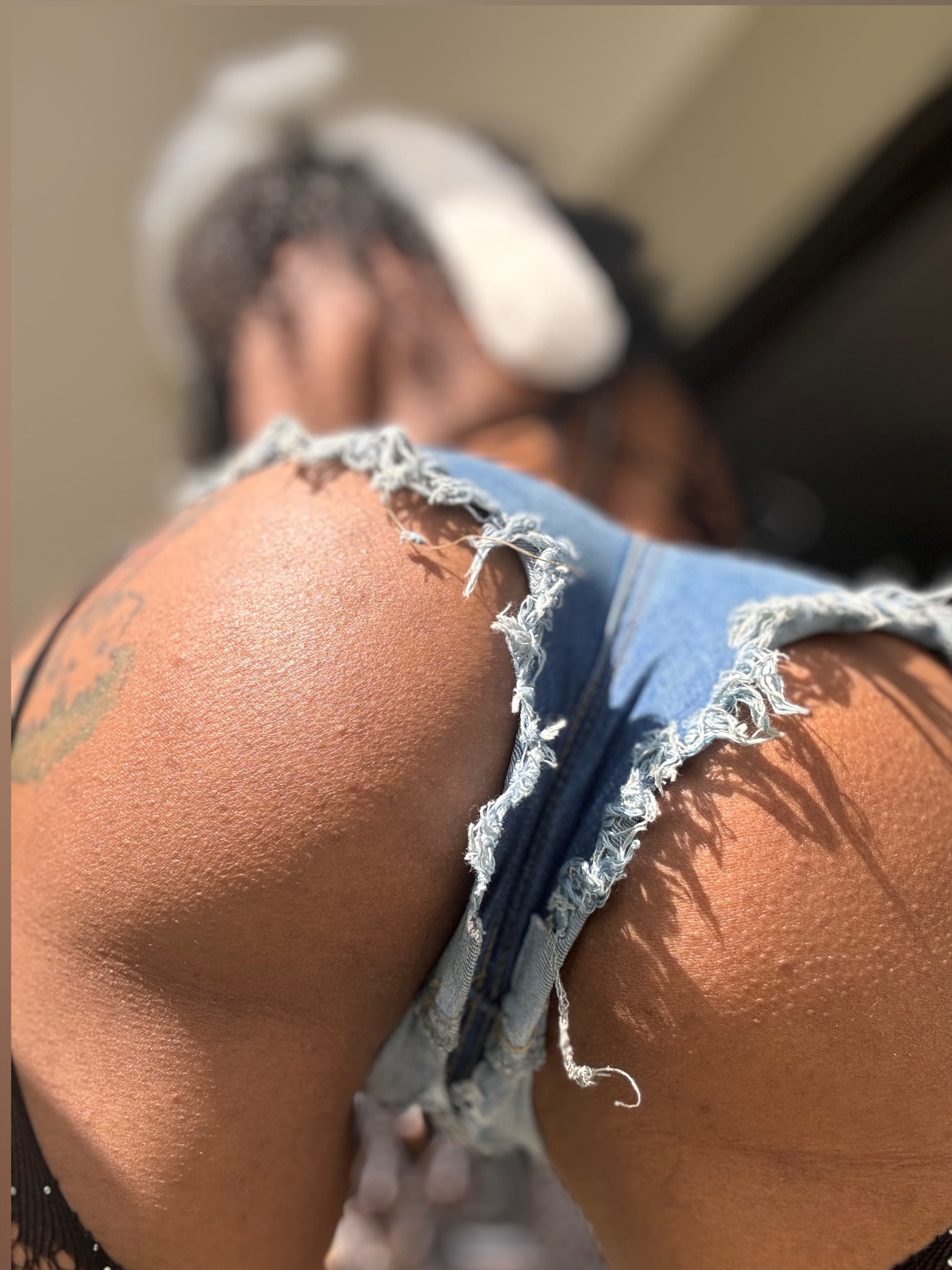 The Girlfriend Experience 🛍️✨