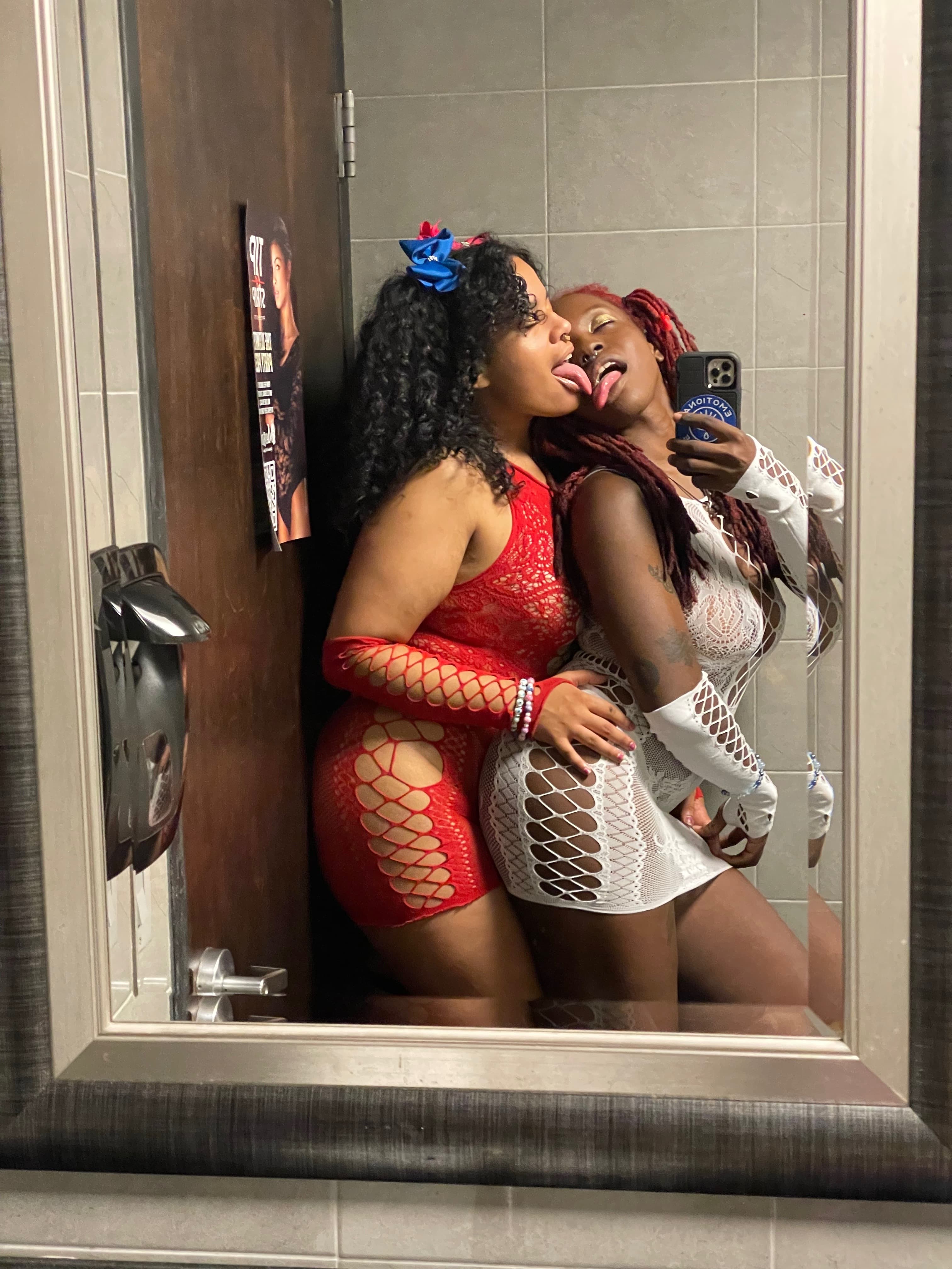 Pisces &amp; Classy Steph *NO PPV*