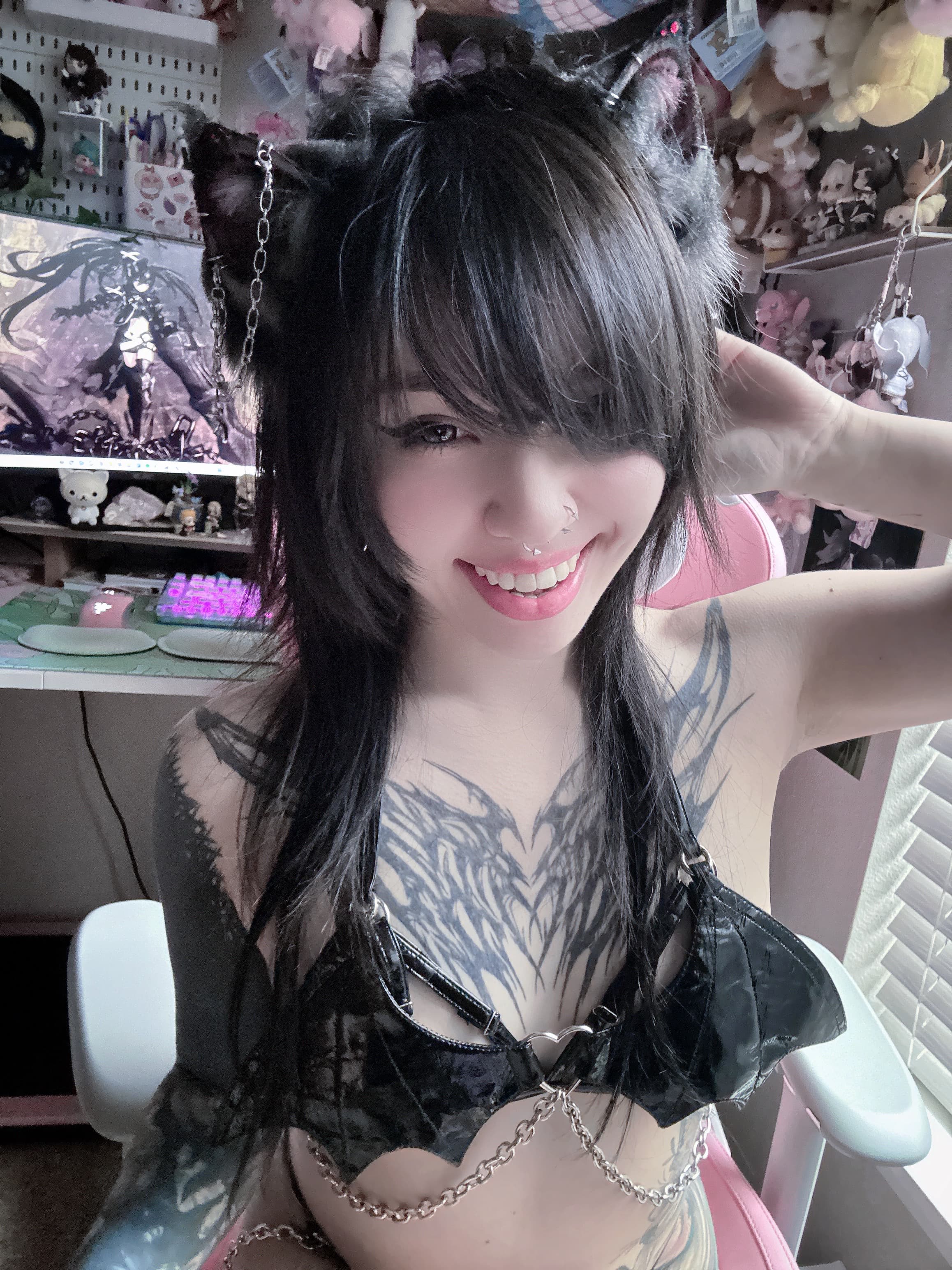 Filipina long tongue pup 🐶