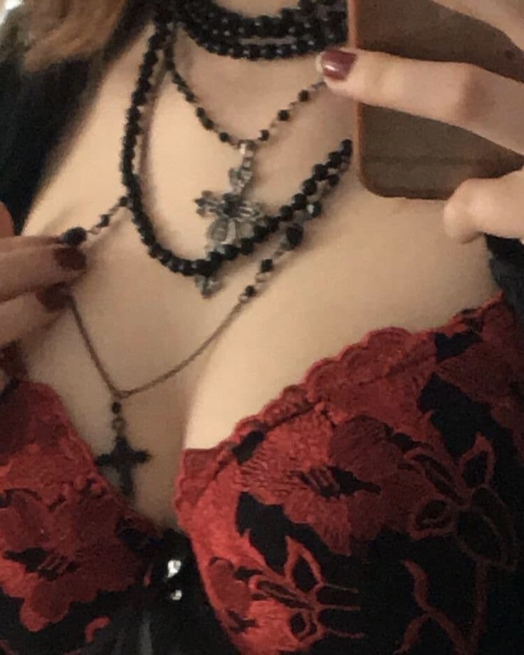 🦇🩸rockyruby🦇🩸