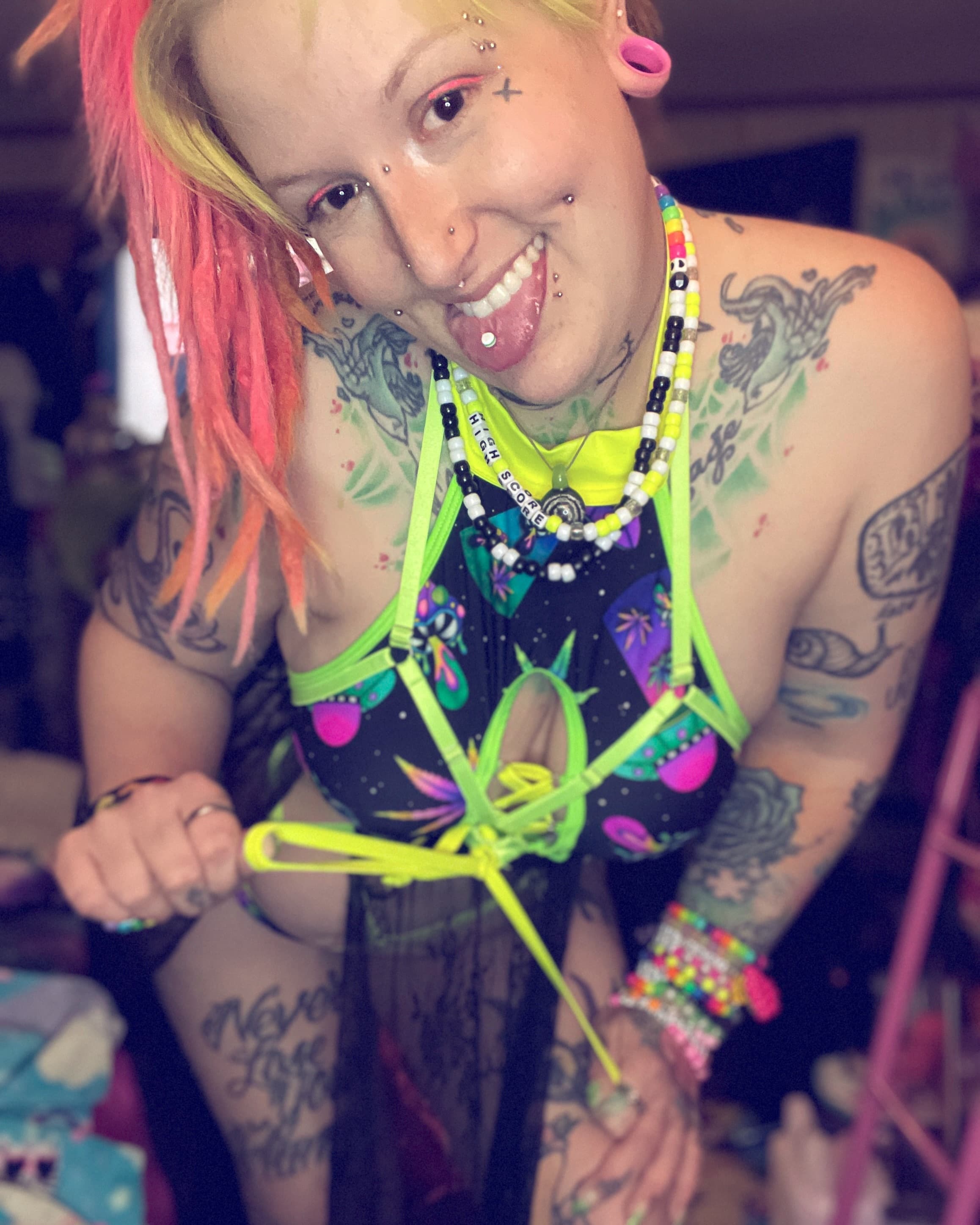 roxii riott 🍭(Free)