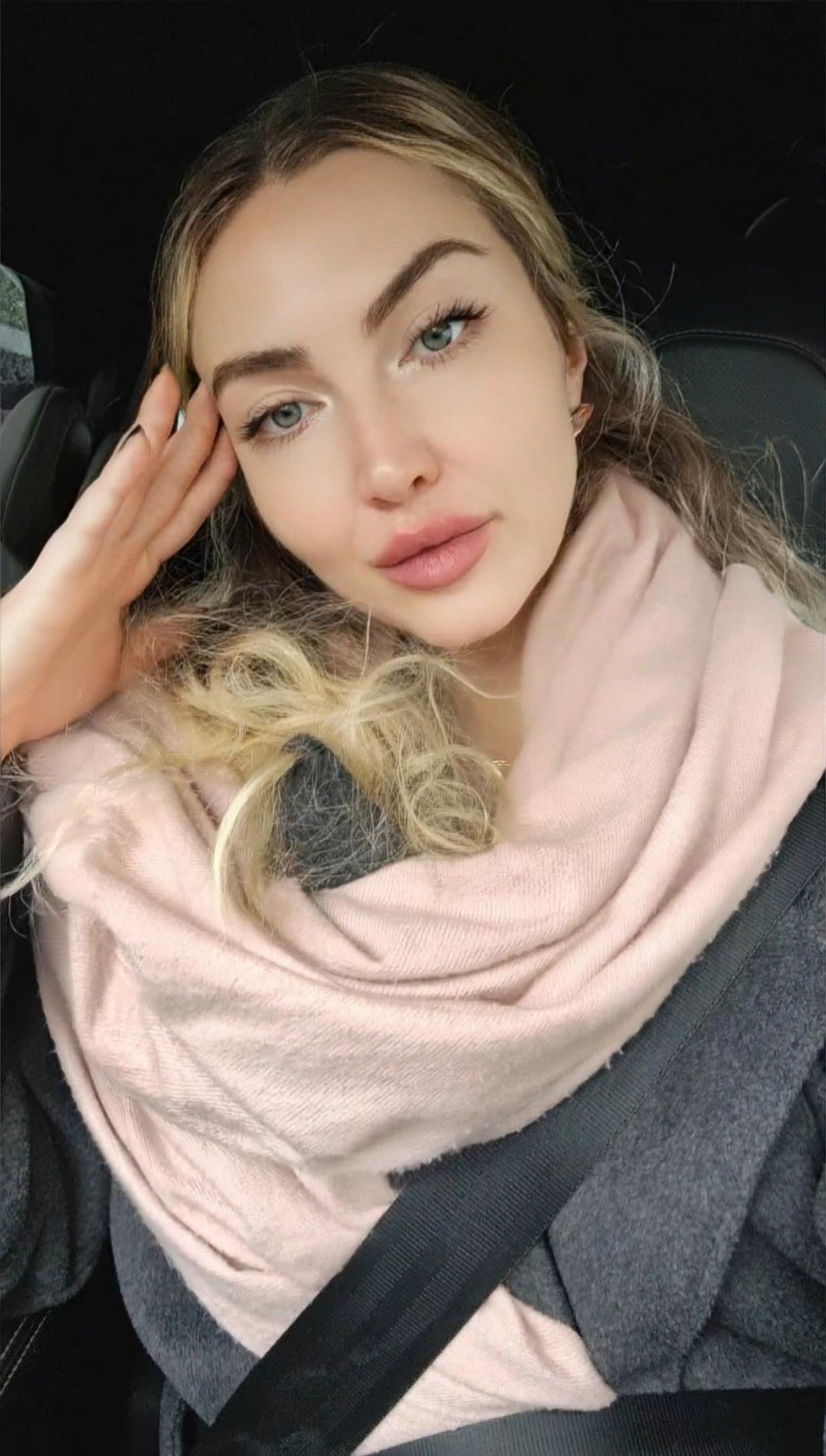 🩵 𝙈𝙤𝙣𝙞𝙘𝙖 𝙎𝙣𝙤𝙬𝙛𝙡𝙖𝙠𝙚 🩵