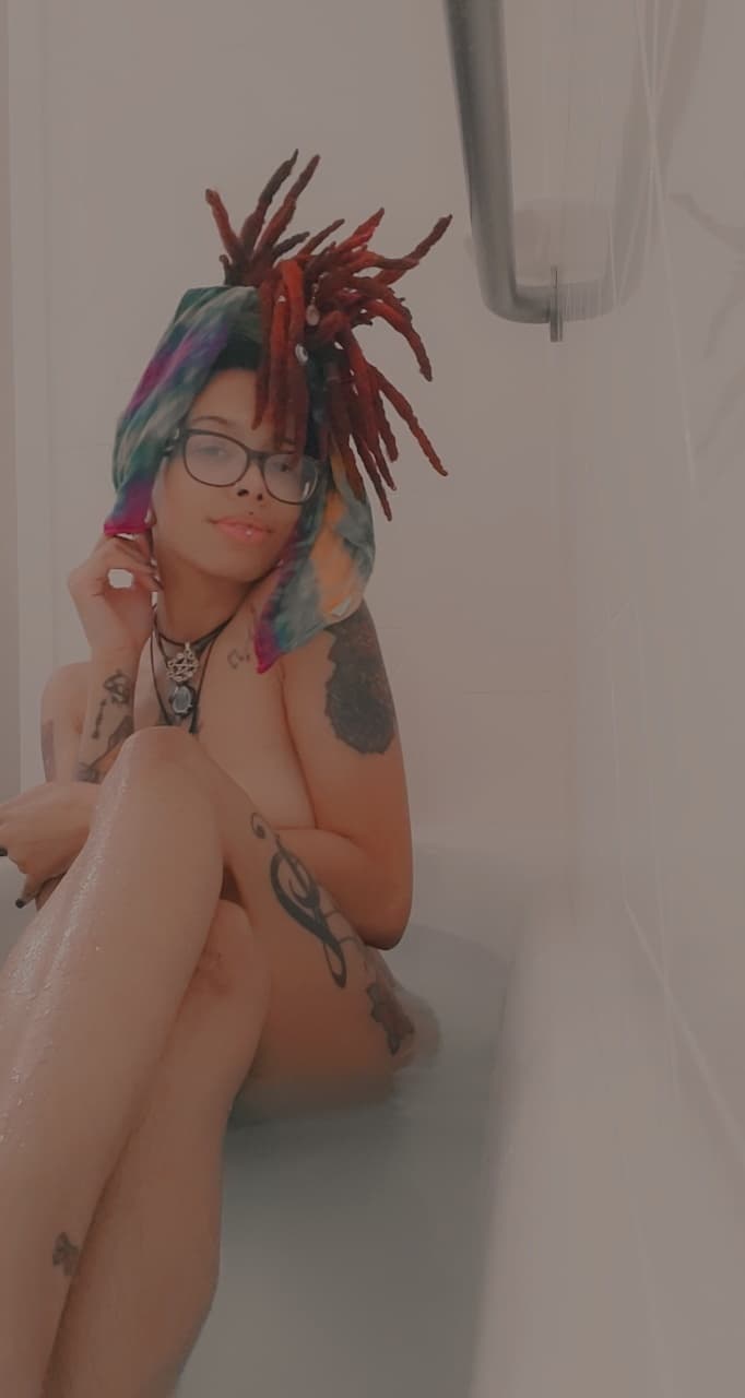 Venus the Ganja Goddess 💚