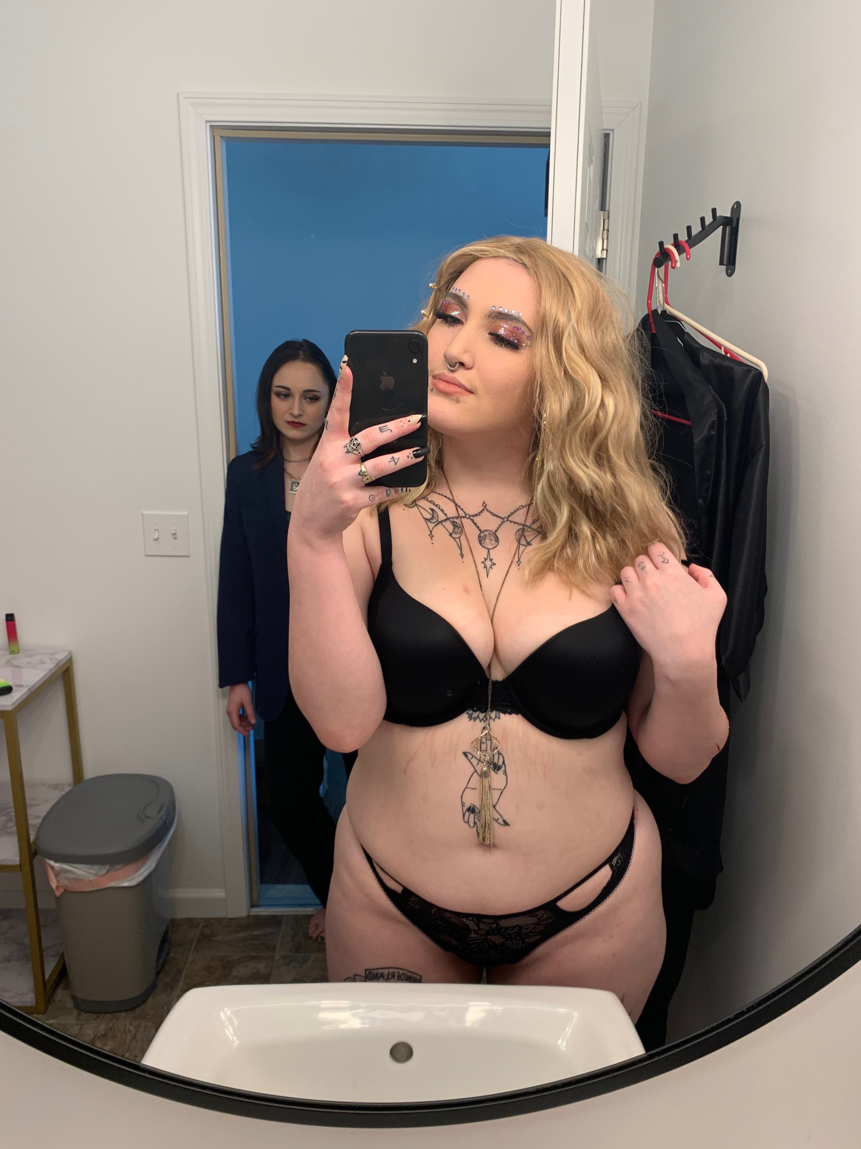 The Kinky Lesbians 🖤🩸🔪