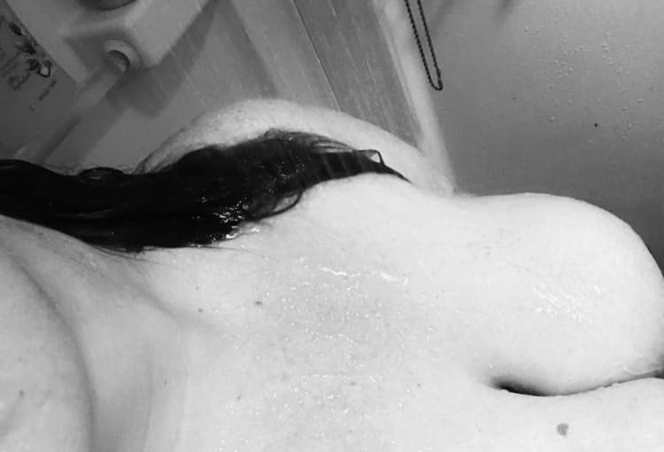 BBW Twins 2  sexy babes on 1 page 😉😉😘