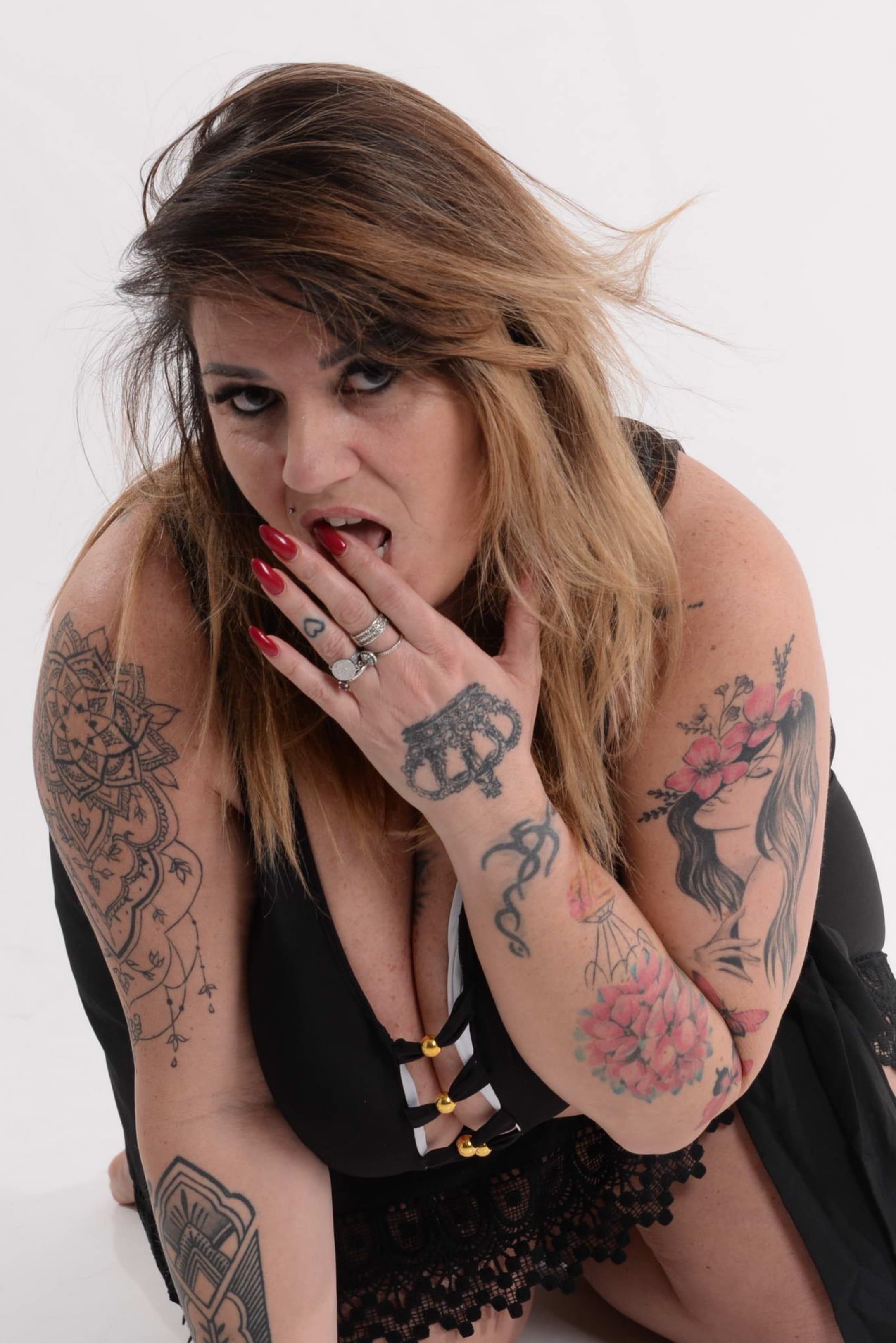 WONDER XINA - Ad Alto Contenuto Erotico