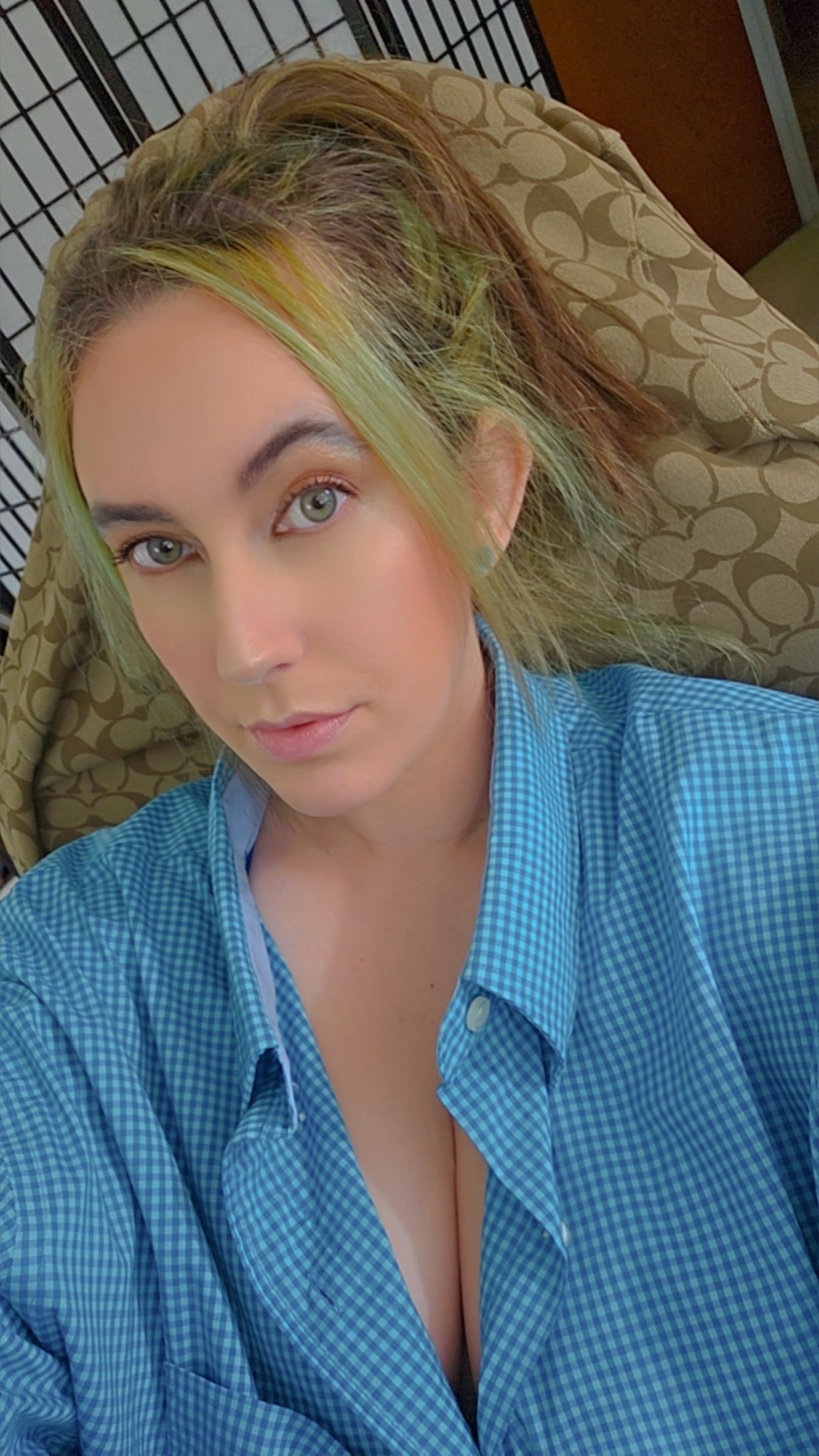 🪷 Manipulated by Mia