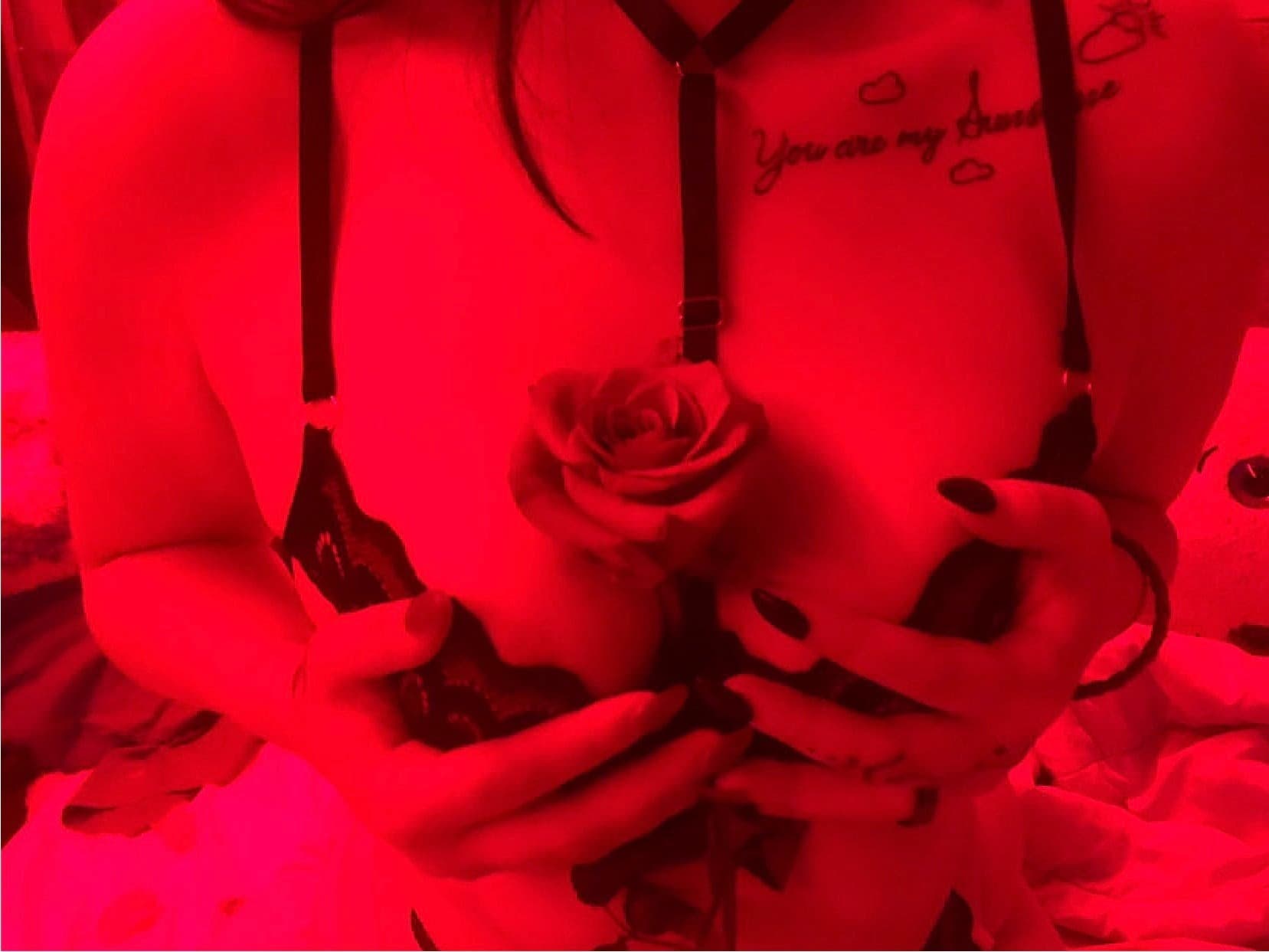 Your Local Freakshow 😘