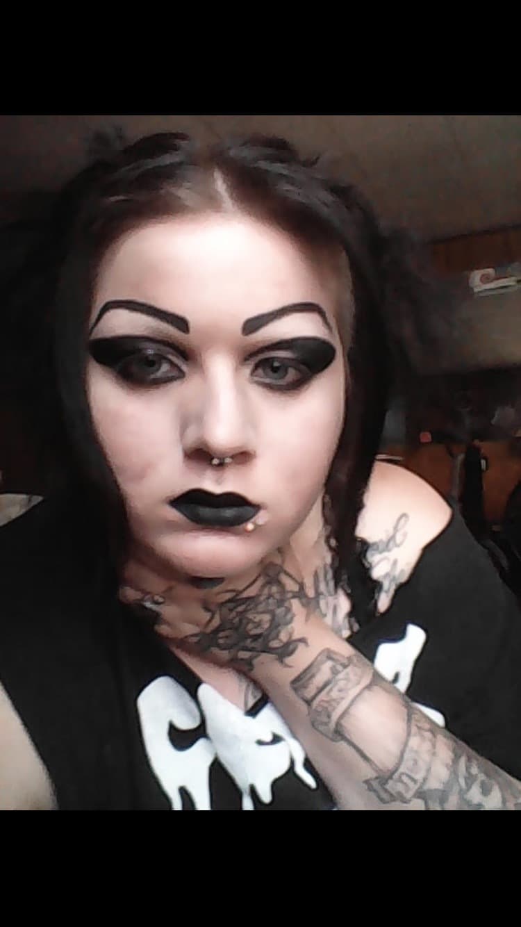 Yourthiccgothgirlfriend